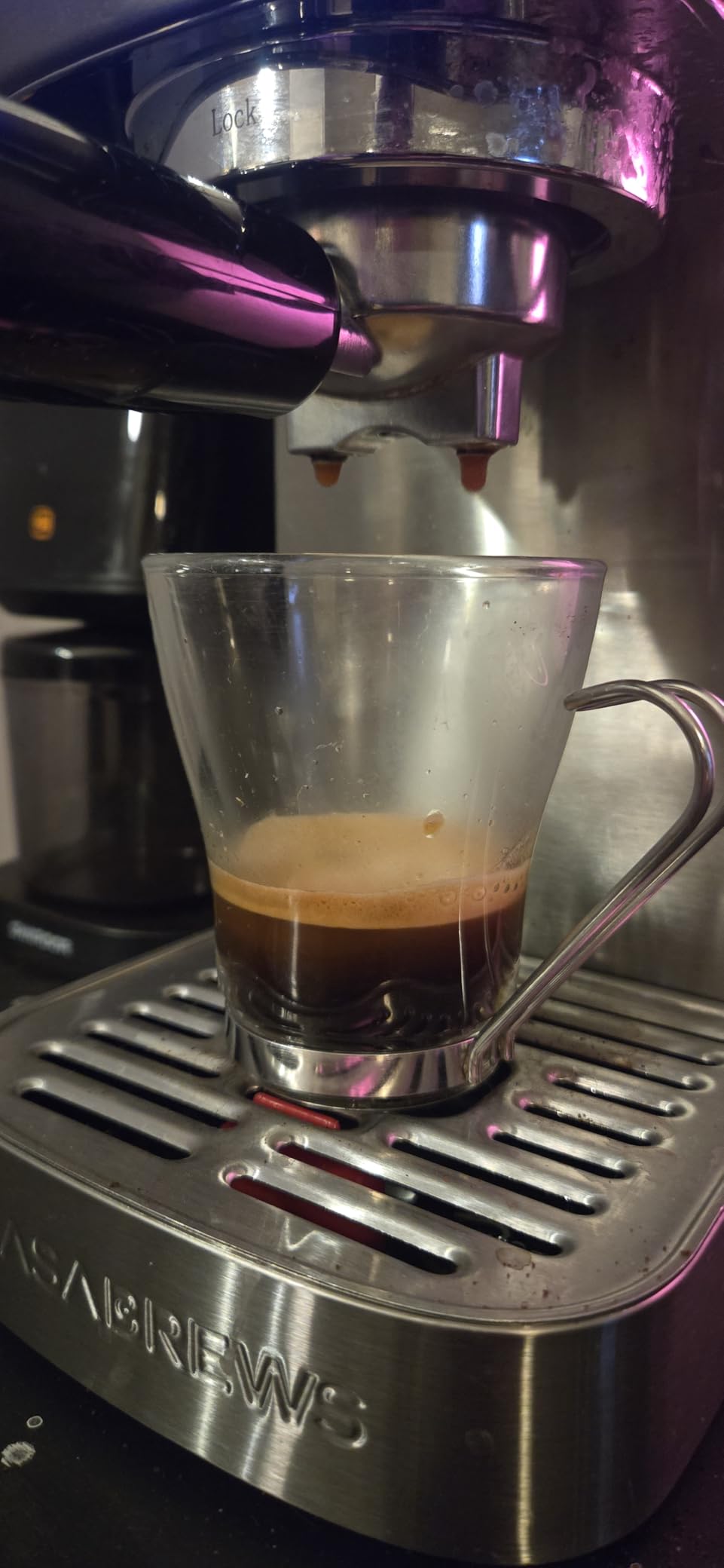 CASABREWS 3700 Essential Espresso Machine 20 Bar, Stainless Steel Cappuccino & Latte Coffee Maker with Steam Frother for Home, 43.9oz Water Tank, Silver customer photo 2