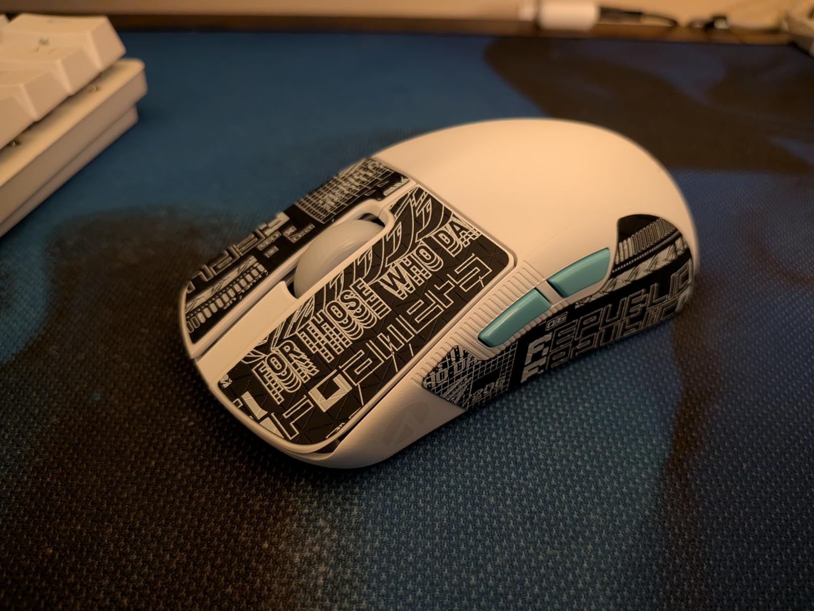 ASUS ROG Harpe Ace Aim Lab Wireless Esports Gaming Mouse - Aim Lab Settings Optimizer, Pro-Tested, Right-Handed, 54g Lightweight, Tri-Mode Connectivity, 36K DPI, 90Hr Battery, PC/Mac Support - Black customer photo 2