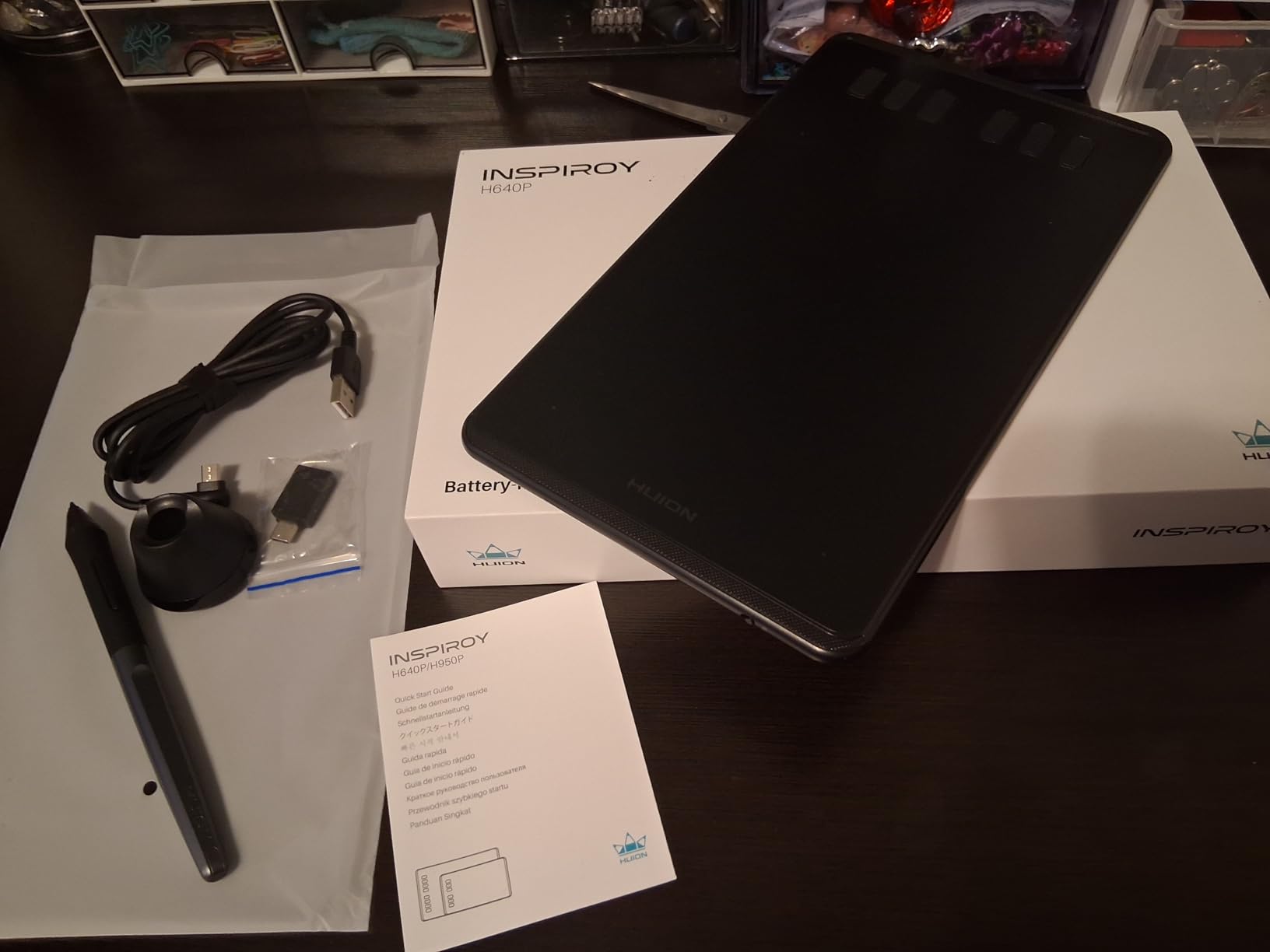 2023 HUION Inspiroy 2 Large Drawing Tablet, 10x6inch Art Tablet with Scroll Wheel 3-Set 8 Customized Keys Battery-Free Stylus, Graphics Tablet for Drawing, Design, Work with Mac, PC & Mobile, Black customer photo 2