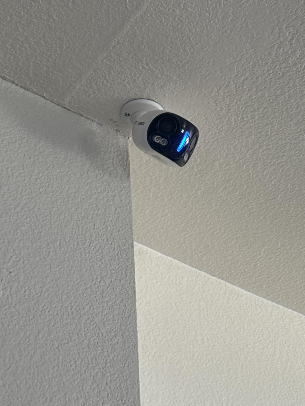 Lorex 4K 8MP IP Wired Dual-Lens Add-On Outdoor Security Camera | Smart Security Lighting | Motion Detection | 180° Panoramic View | Auto Framing | Color Night Vision | 2-Way Talk | Requires Recorder customer photo 1