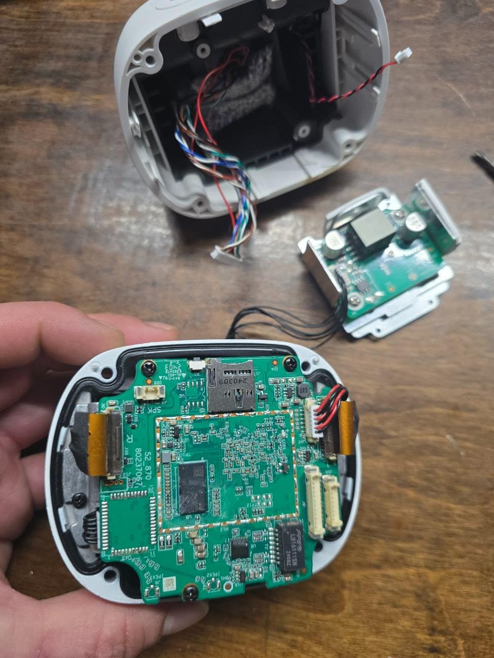 Lorex 4K 8MP IP Wired Dual-Lens Add-On Outdoor Security Camera | Smart Security Lighting | Motion Detection | 180° Panoramic View | Auto Framing | Color Night Vision | 2-Way Talk | Requires Recorder customer photo 2