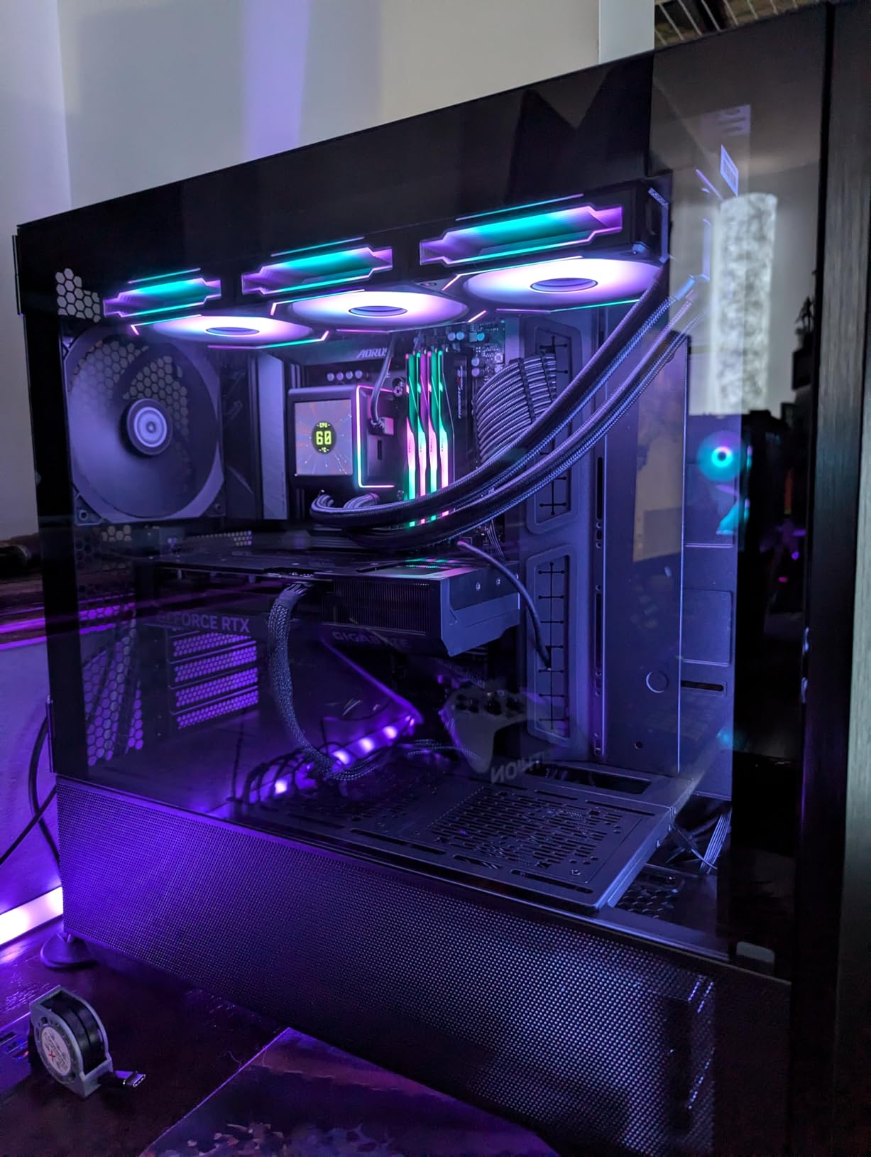 AMD Ryzen 9 7950X3D 16-Core, 32-Thread Desktop Processor customer photo 1