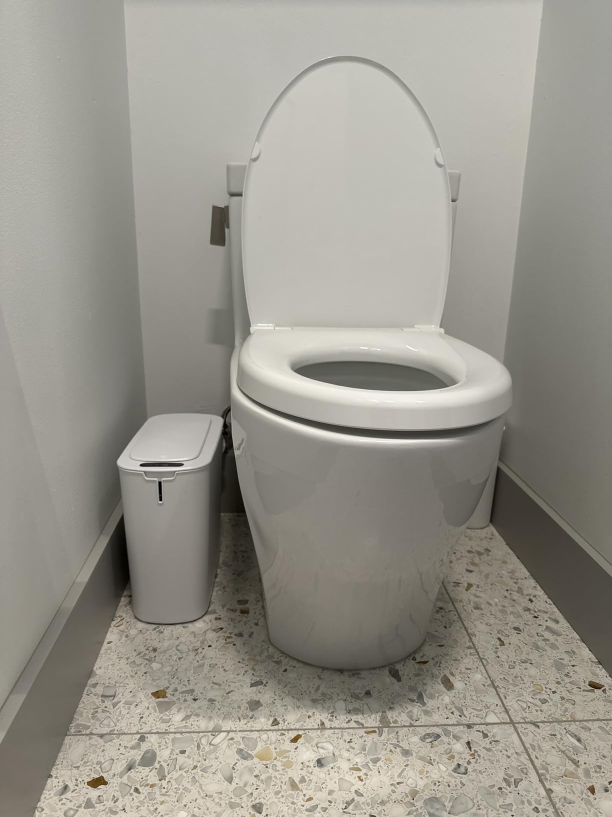 Cesun Automatic Motion Sensor Bathroom Trash Can with Lid, 2.6 Gallon Touchless Trash Bin, Smart Plastic Slim Garbage Can Small White Wastebasket for Toilet, Office, rv, Bedroom, Living Room customer photo 1