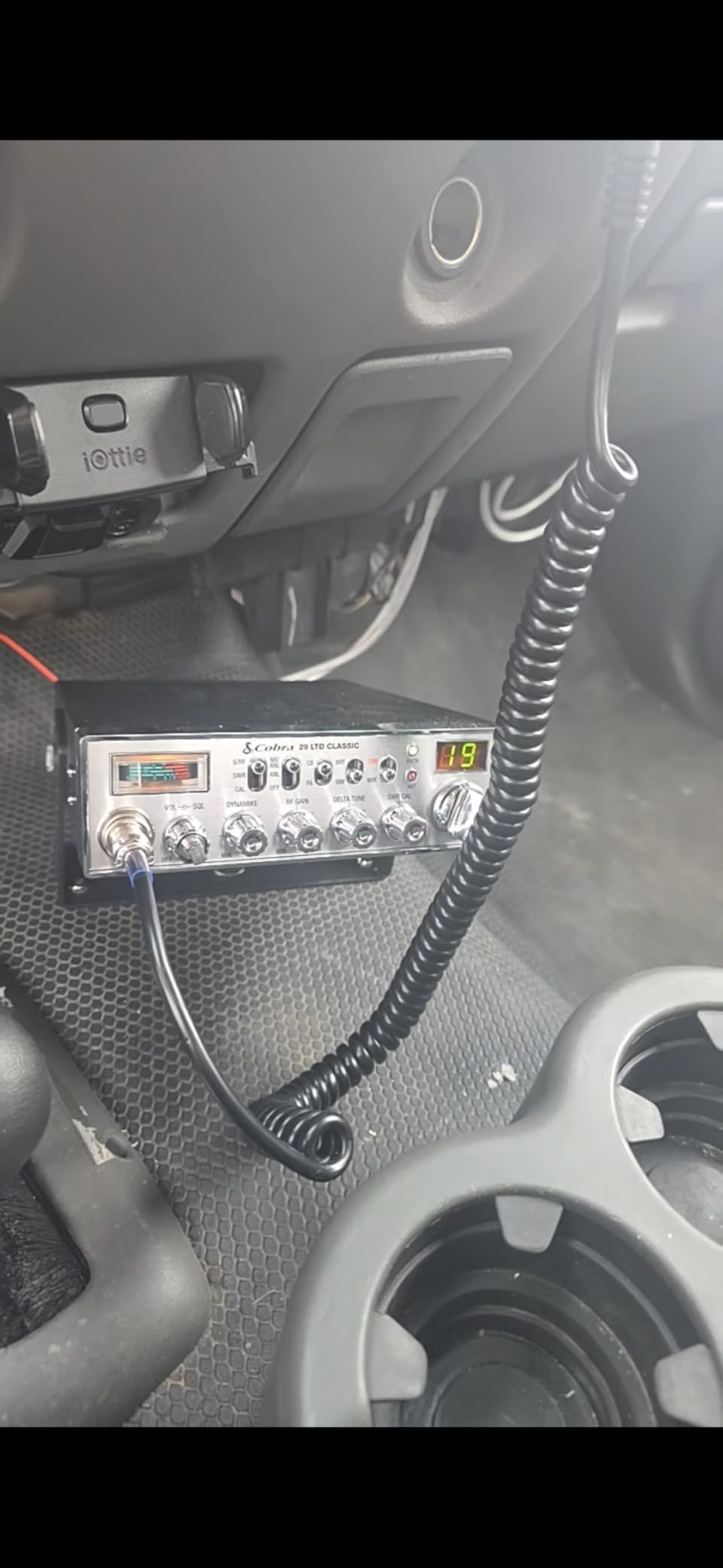 Cobra 29 NW AM/FM Classic Professional CB Radio - Easy to Operate Emergency Radio, Travel Essentials, Instant Channel 9/19, Full 40 Channels, SWR Calibration and NightWatch Illumination Display, Black customer photo 2