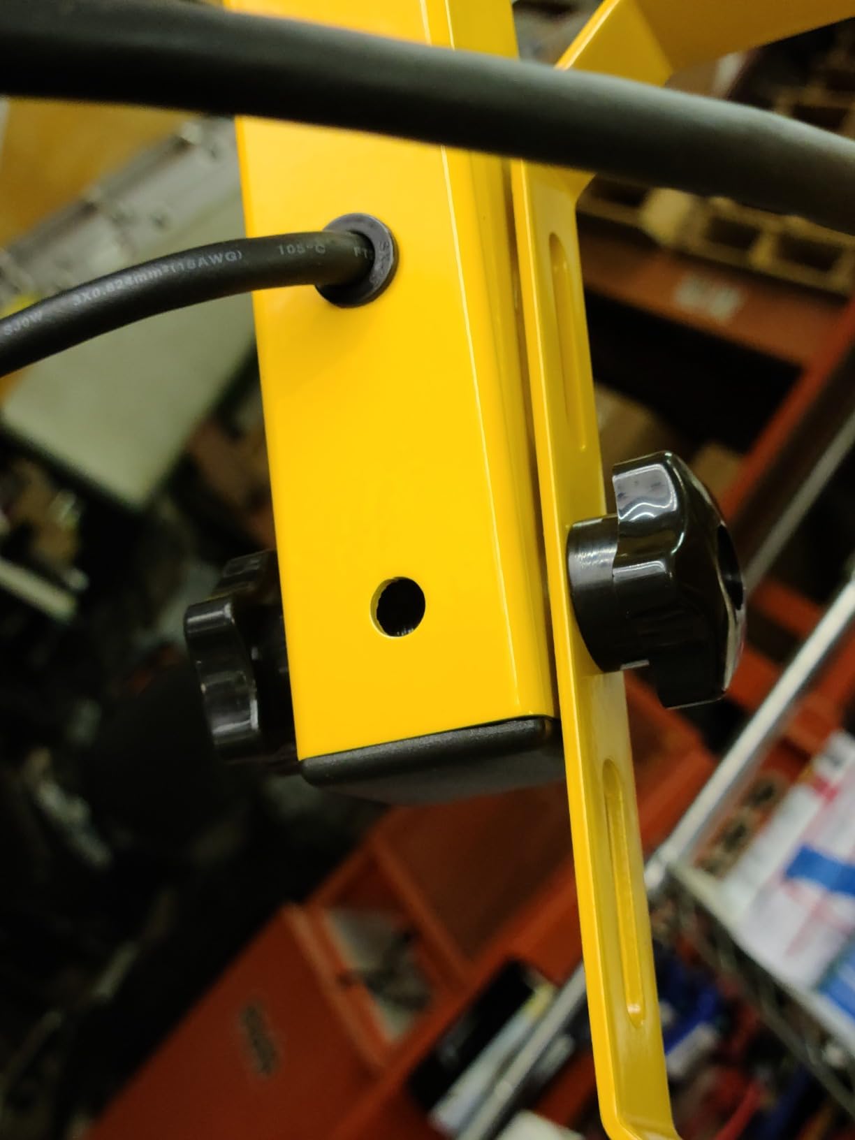 60W 6600LM LED Loading Dock Lights with 40'' Swing Folding Double Arm, AC100-277V, 360° Rotatable LED Lamp Head, ETL Listed, IP65 Waterproof for Trailers, Docks, Warehouses customer photo 1