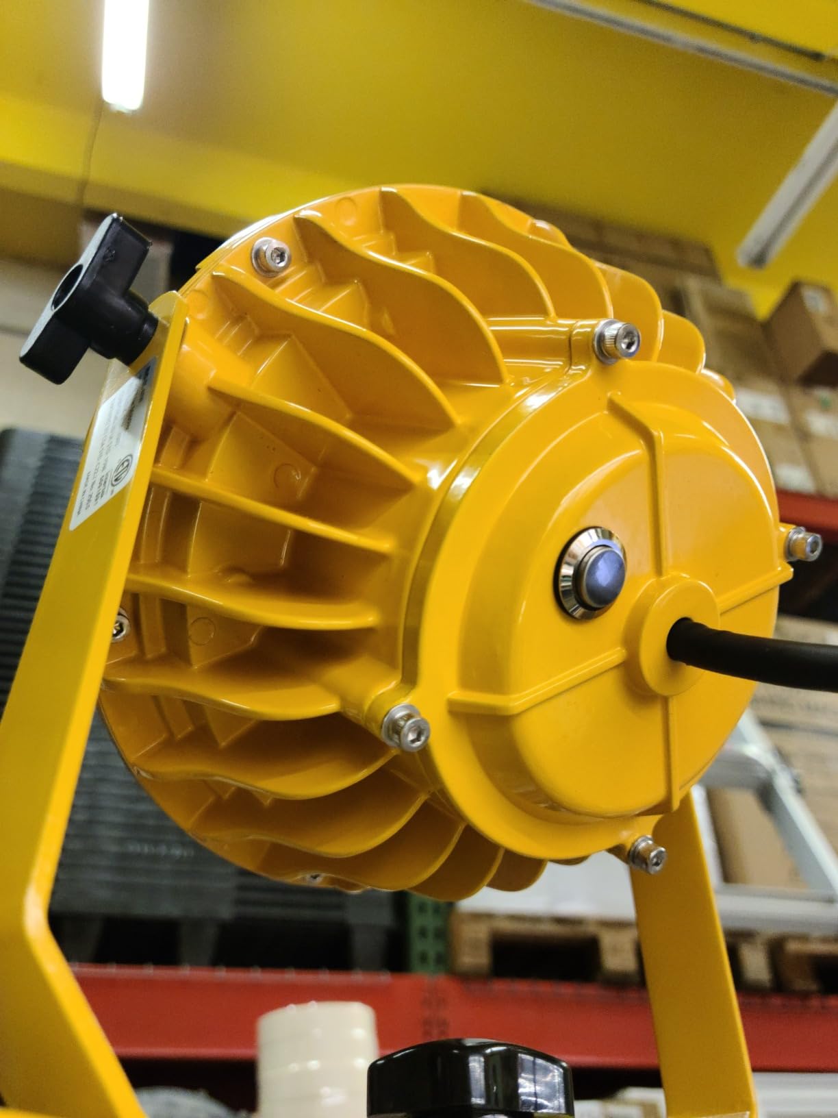 60W 6600LM LED Loading Dock Lights with 40'' Swing Folding Double Arm, AC100-277V, 360° Rotatable LED Lamp Head, ETL Listed, IP65 Waterproof for Trailers, Docks, Warehouses customer photo 2