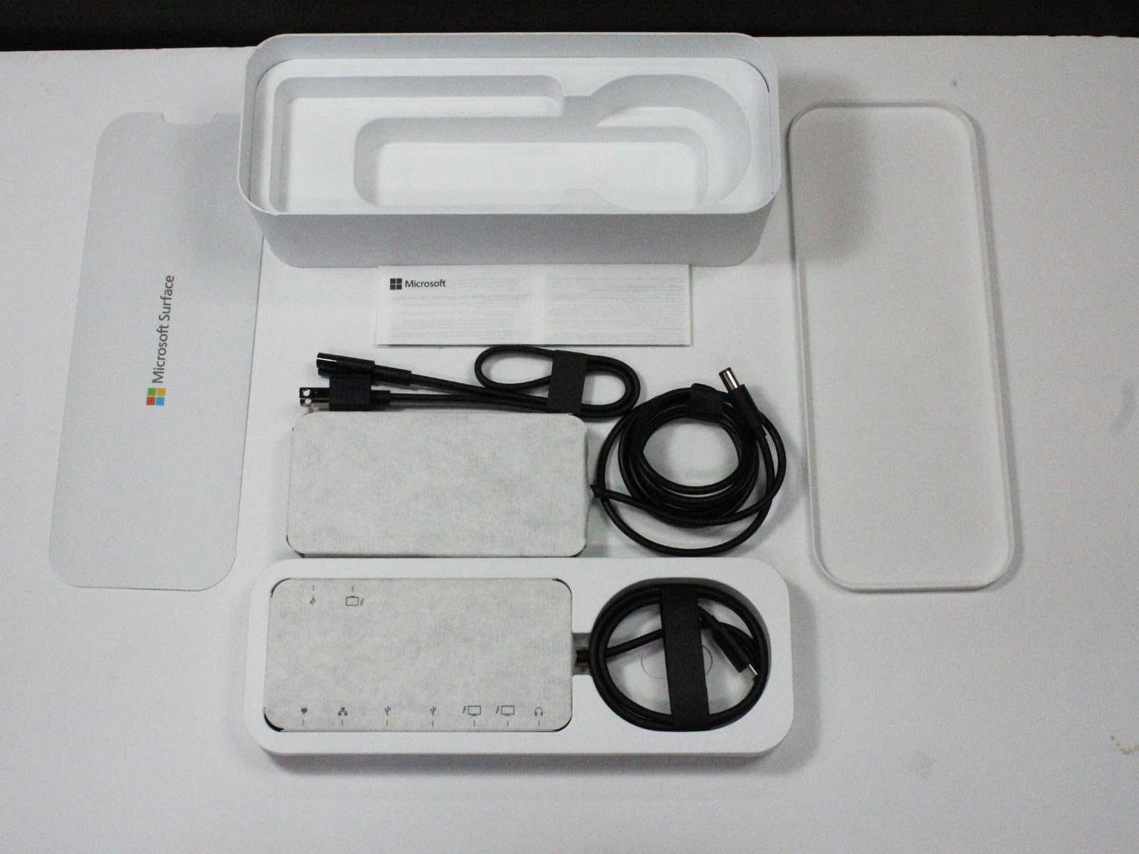 Microsoft Surface Thunderbolt 4 Docking Station - Black (T8H-00001) customer photo 1