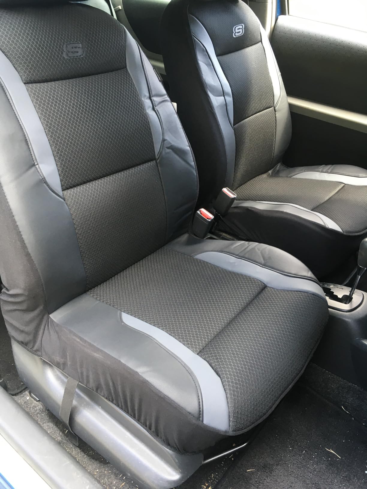 Skechers Men's Memory Foam Seat Covers, Air Cool Mesh Thick Car Seat Covers, Car Seat Covers Front Seats Airbag Compatible, Universal Automotive Comfort for Most Cars, Vans, Trucks, SUV,Black customer photo 2