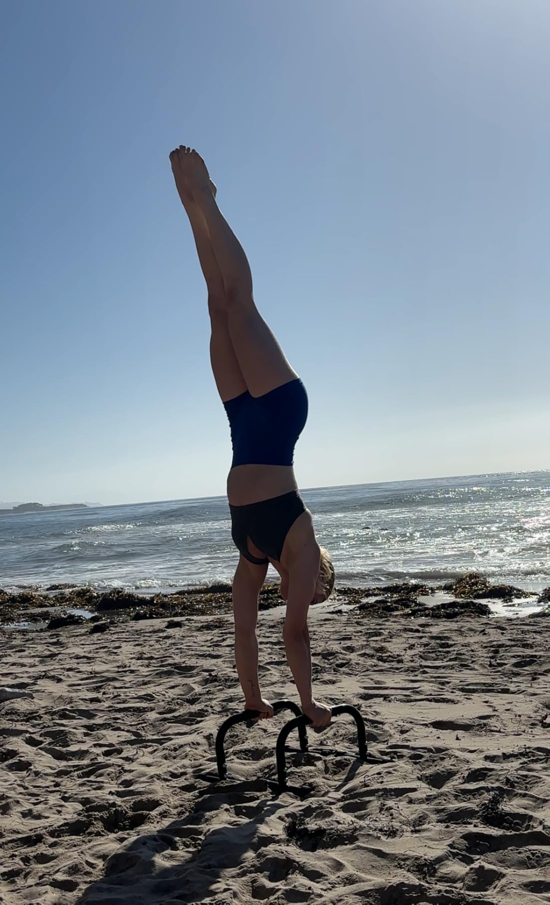 AmazeFan Parallettes Bars, Push Up Bars Strength Training For Handstands, Full Planche & Dips, Calisthenic, Gymnastic, [16.6x10x10in] Push Up Stands Handle for Floor Workouts Calisthenics Equipment customer photo 2