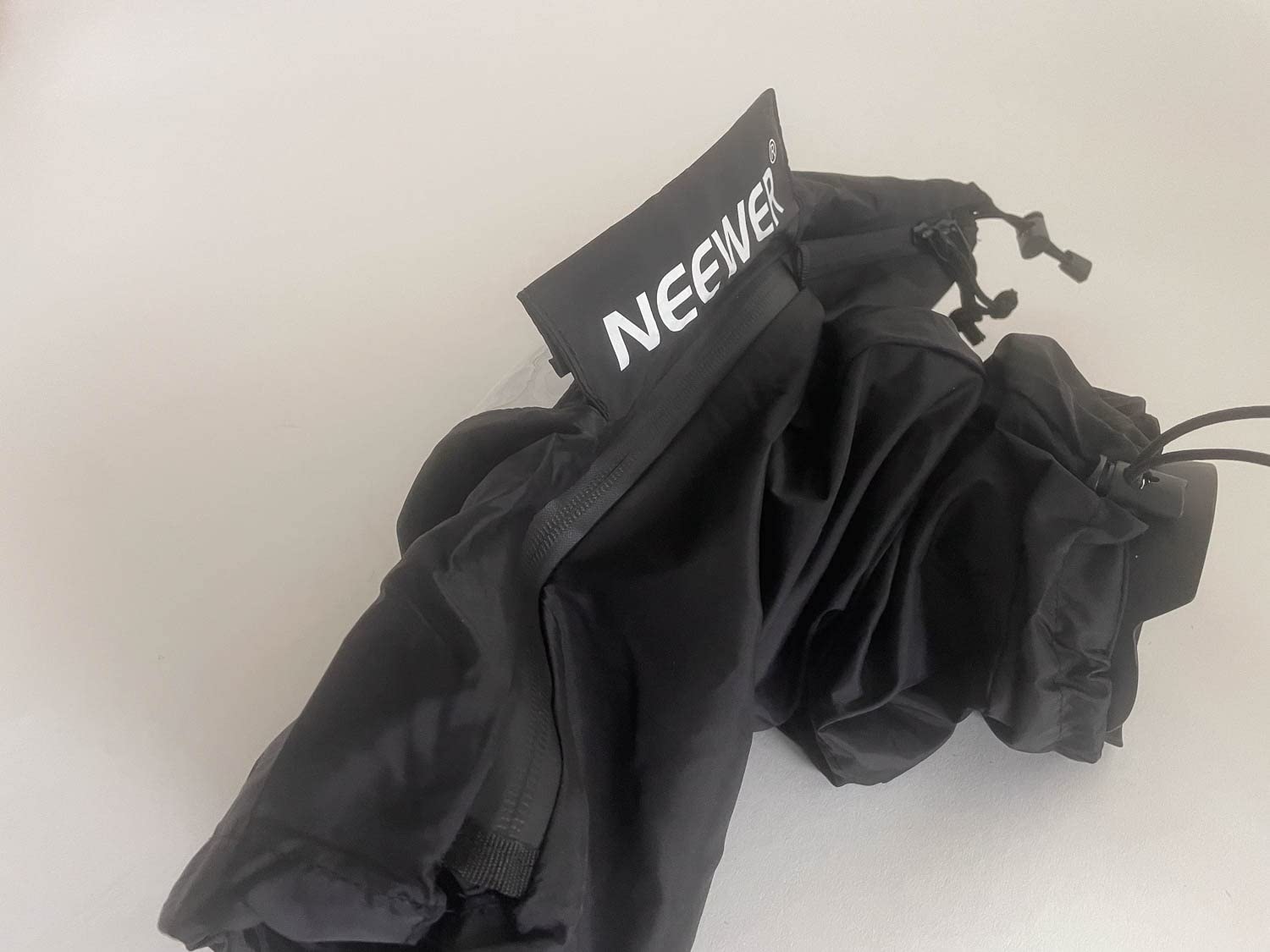 NEEWER Camera Rain Cover, Large Size Durable Nylon Raincoat Compatible with Canon Sony Nikon DSLR Mirrorless Vlog Camera & Lenses 300/400/500/600/800mm, with Sleeves/Drawstrings/Viewing Window, PB004 customer photo 2