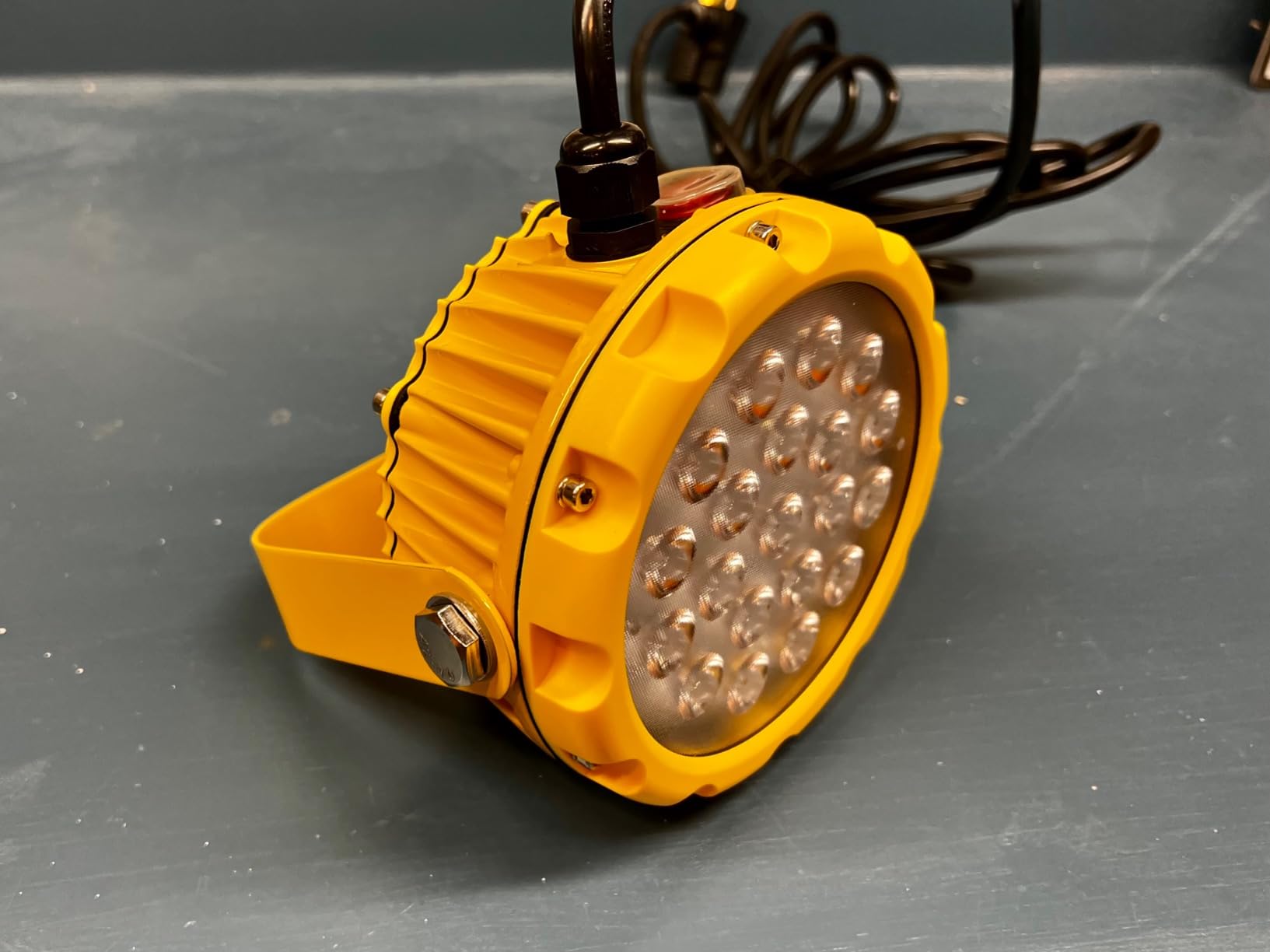 Vergo Industrial 30 Watt Loading Dock Light - IP65 Waterproof 3500 Lumens LED Dock Light with 180 Degree Rotatable Lamp Head customer photo 2