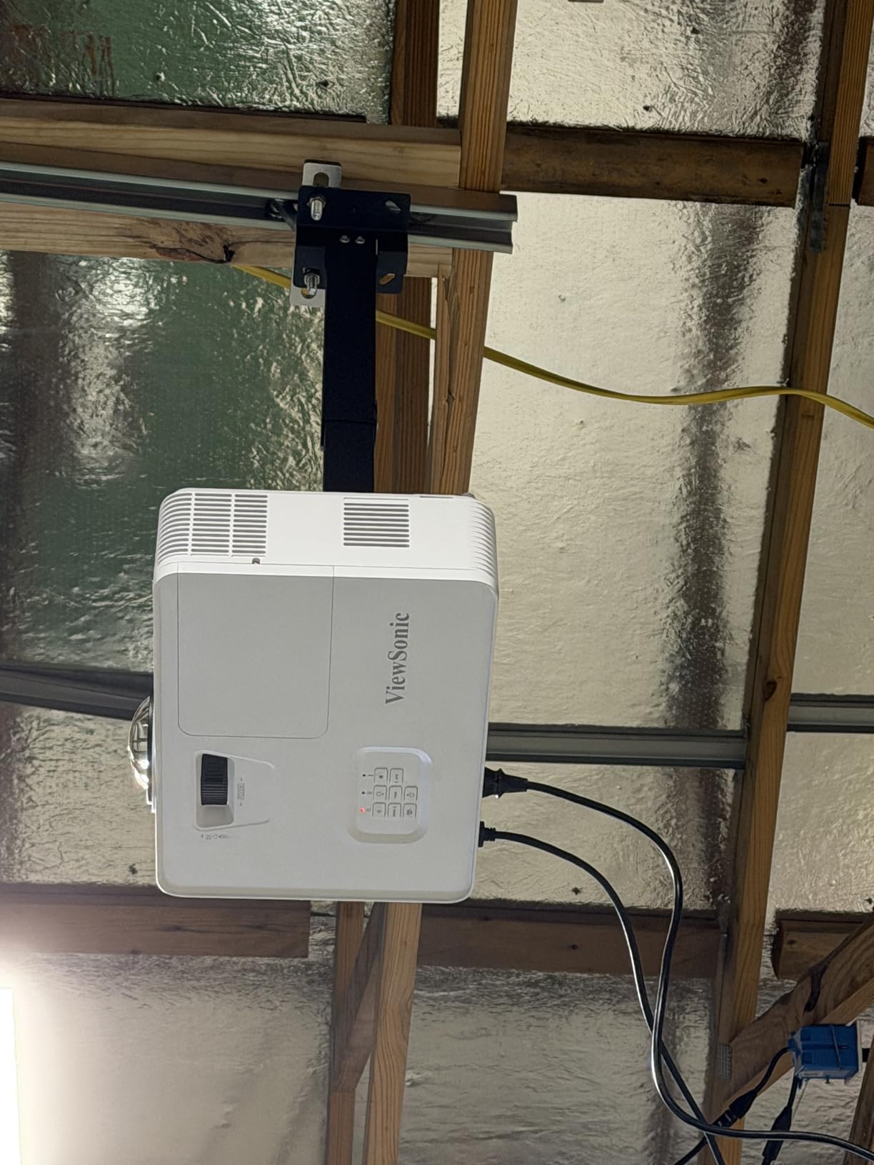 ViewSonic PS502W 4000 Lumens WXGA Short Throw Projector customer photo 2