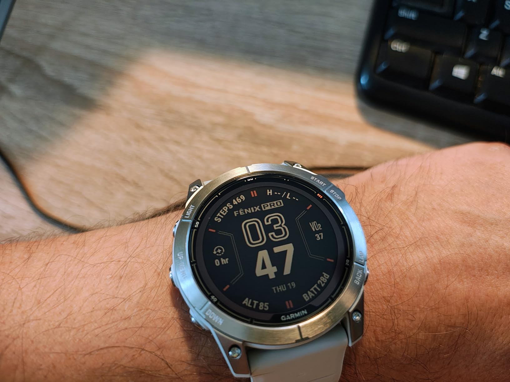fēnix 7 Pro Sapphire Solar, Multisport GPS Smartwatch, Built-in Flashlight, Solar Charging Capability, Black customer photo 2