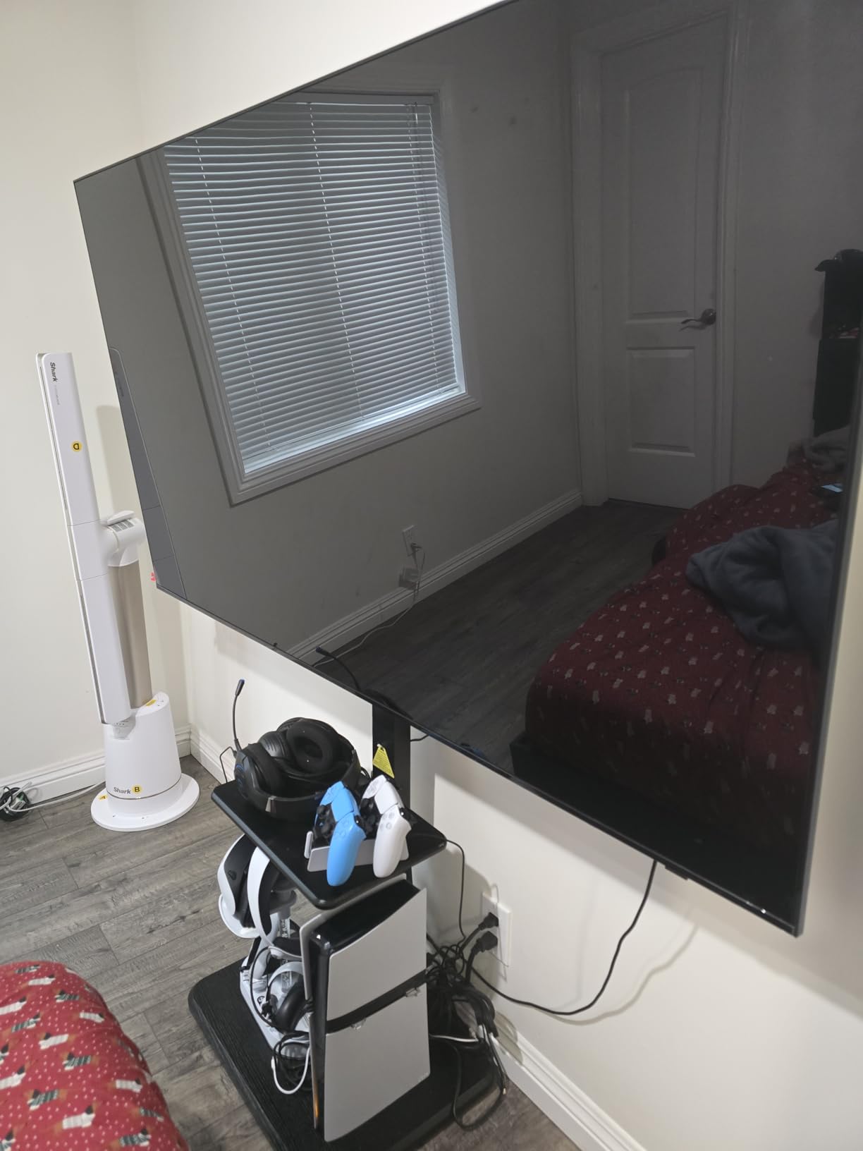 Perlegear Floor TV Stand with Power Outlet, Universal TV Stand for 32-75 inch TVs up to 110 lbs, Height Adjustable Standing TV Mount, Tall TV Mount with Wood Base, Max VESA 600x400mm, PGFS06 customer photo 2