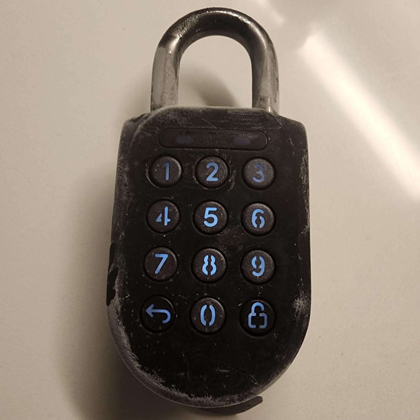 igloohome New Smart Padlock 2 (SP2), The Toughest Smart Padlock - Share Access from Anywhere with the Mobile app (iOS/Android) - No WiFi Needed, Waterproof & Rechargeable customer photo 1