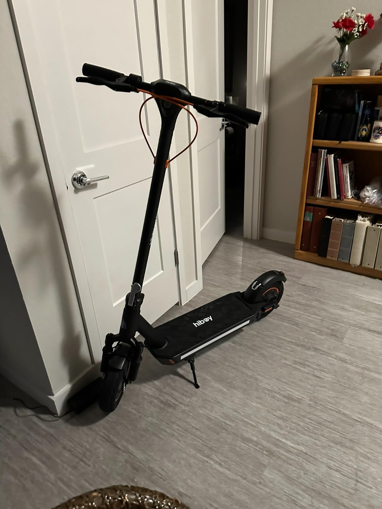 Hiboy MAX Pro Electric Scooter - 500W-810W Peak Motor, 19-22 MPH, 22-46.6 Miles Long Range, Foldable Commuter Electric Scooter for Adults customer photo 1