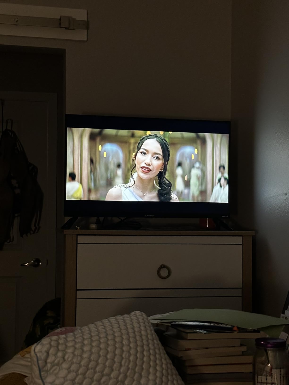 Westinghouse Roku TV - 24 Inch Smart TV, HD Television with Wi-Fi Connectivity and Mobile App, Flat Screen, Bluetooth, Compatible with Apple AirPlay, Alexa and Google Assistant customer photo 2