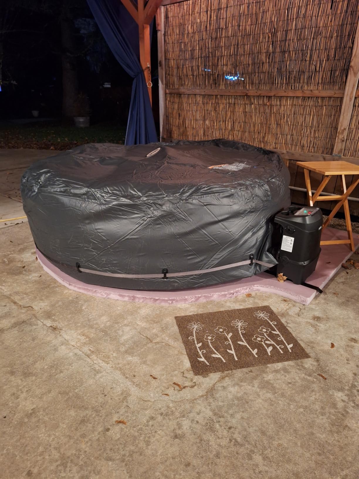 INTEX SimpleSpa 4 Person Round Inflatable Hot Tub, Bubble Massage Spa Set with Insulated Cover, Thermal Ground Cloth, & Chemical Dispenser, 77 in x 26 in customer photo 1