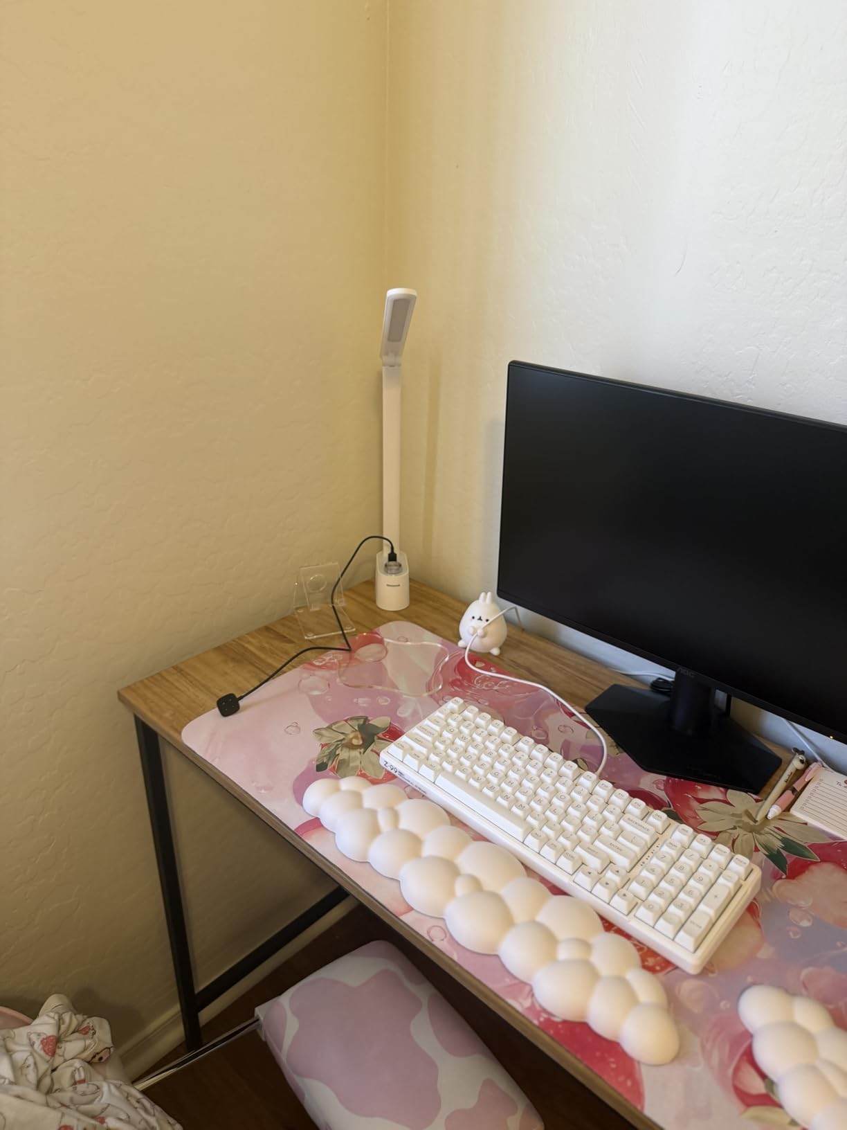 Honeywell Sunturalux LED Desk Lamp with USB Charging Ports HWT-H01 - Stepless Dimmable Eye Caring Desk Light for Home Office Bedroom Bedside College Dorm, Foldable Table Lamp Reading Lamp Black customer photo 2