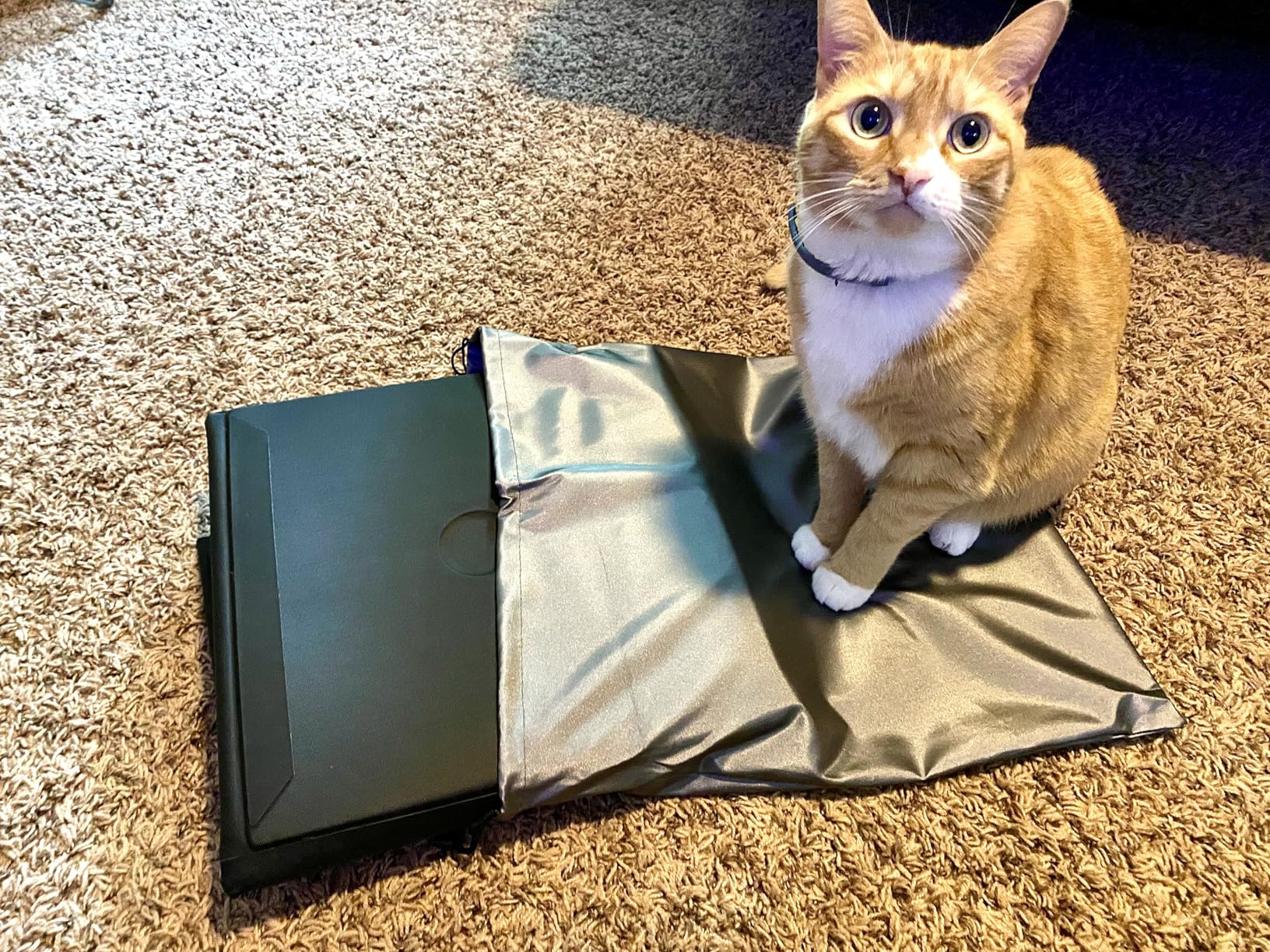 DEVASO Foldable VR Mat for Meta Quest 3S/Quest 3, Round Anti Fatigue Large Mat, Anti-Slip and Comfortable Floor Mat, Premium Game Accessories Compatible with PSVR2, Quest 2/Pro/Apple Vision Pro customer photo 2