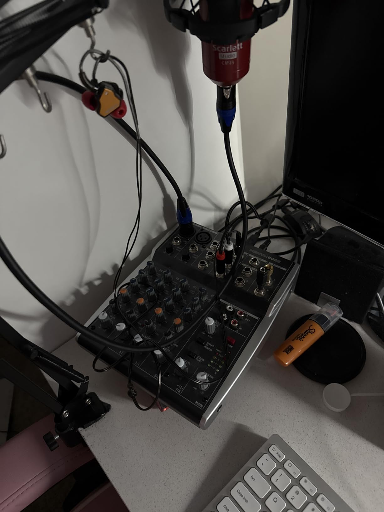 Behringer XENYX 802S Premium Analog 8-Input Mixer with USB Streaming Interface customer photo 1