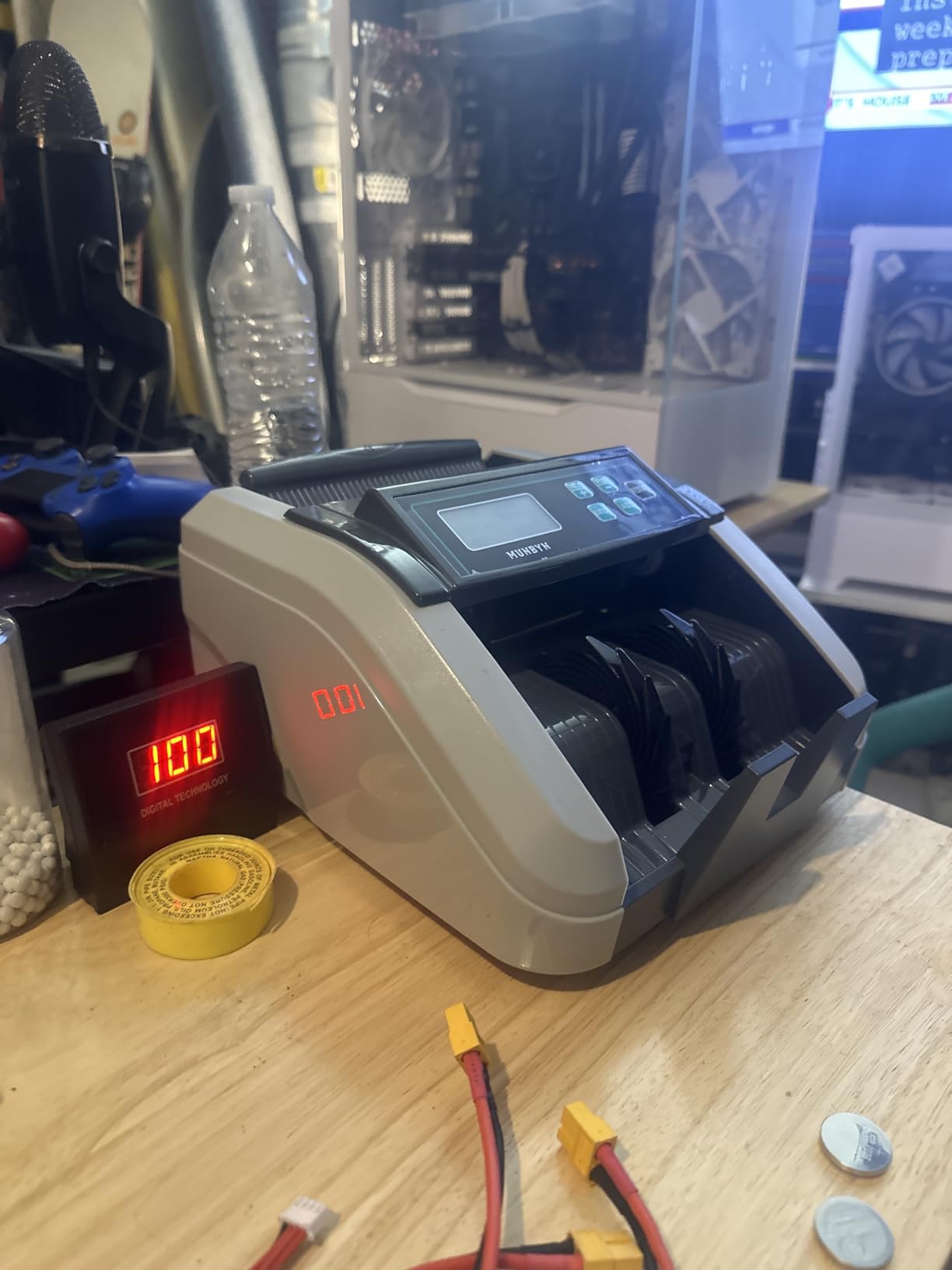 MUNBYN IMC51 Money Counter Machine Count Value, Add+Batch/Add+ Value Mode Bill Counter, UV/MG/IR/MT Detection, USD only Cash Counter,1100 Bills/min, Money Counting Machine with LCD Display (Black) customer photo 1