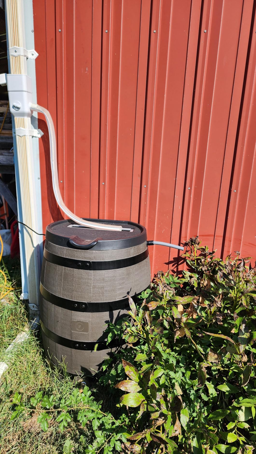 RTS Home Accents Premium 55-Gallon Rain Barrel with Removable Lid, Flat Back Rain Water Collection Barrel, Woodgrain with Black Stripes customer photo 2