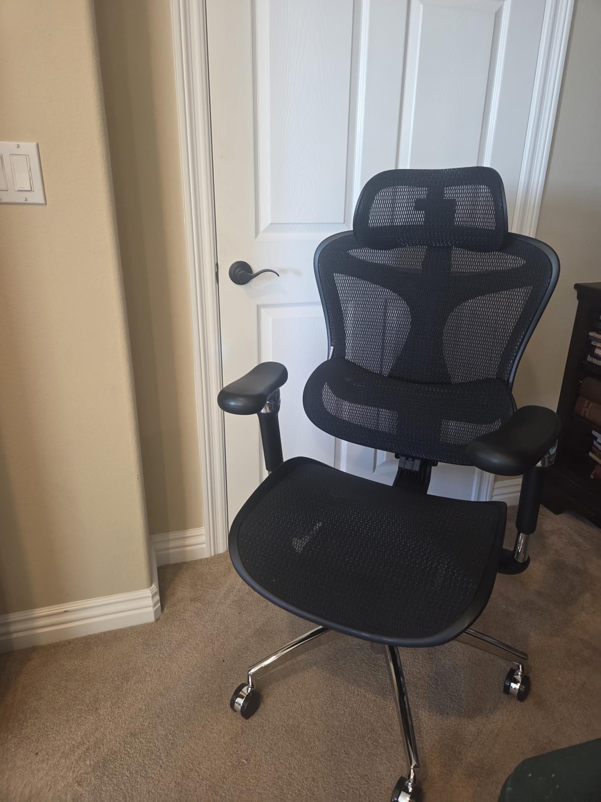 SIHOO Doro C300 Ergonomic Office Chair with Ultra Soft 3D Armrests, Dynamic Lumbar Support for Home Office Chair, Adjustable Backrest Desk Chair, Swivel Big and Tall Computer Chair Black customer photo 1