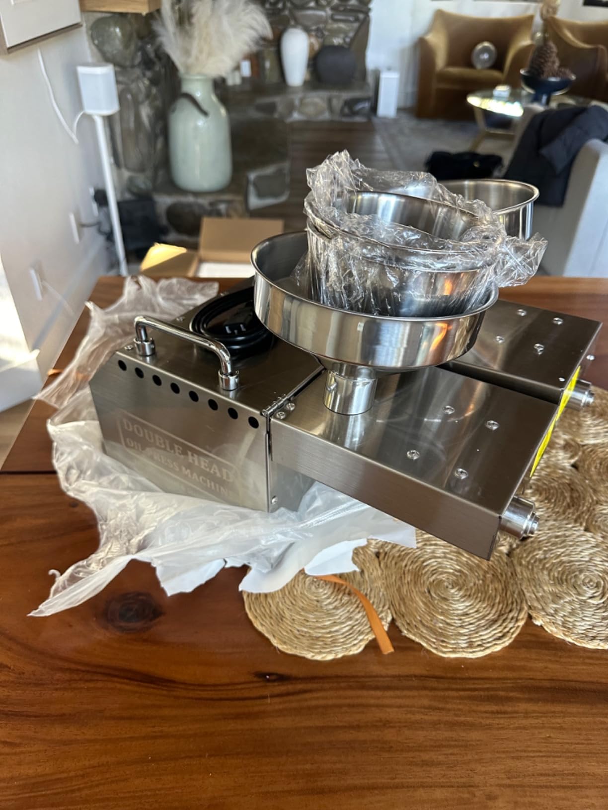 1500W Oil Press Machine with Double Oil Outlets, Automatic Commercial Oil Expeller Extractor Stainless Steel Oil Presser Pressing Mill Maker Machine for Commercial Domestic Use, 110V Silver customer photo 2