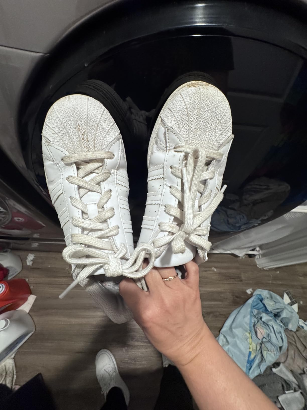 Teletrogy Shoe Washing Bag for Washing Machine, Fluffy Fibers Keep 360° Wrap-around Cleaning, Adjustable Shoe Trees, Durable Hidden Zipper Reusable Laundry Bag for Sneaker Gym Shoes White customer photo 1