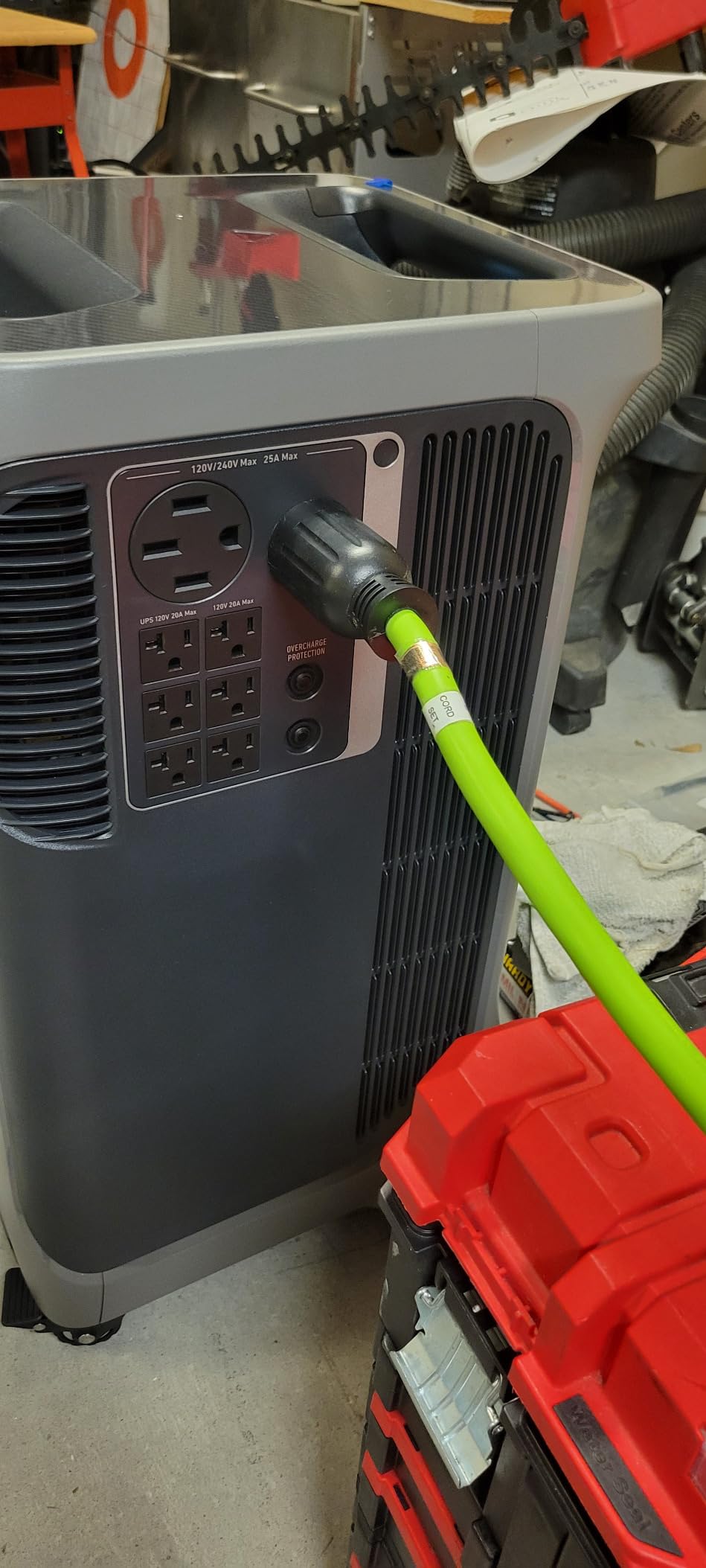 Anker SOLIX F3800 Portable Power Station, 3840Wh, LiFePO4 Batteries, Ultra-High 6000W AC Output with 120V/240V, Solar Generator for Home Backup, RVs, Emergencies, Power Outages, and Outdoor Camping customer photo 2