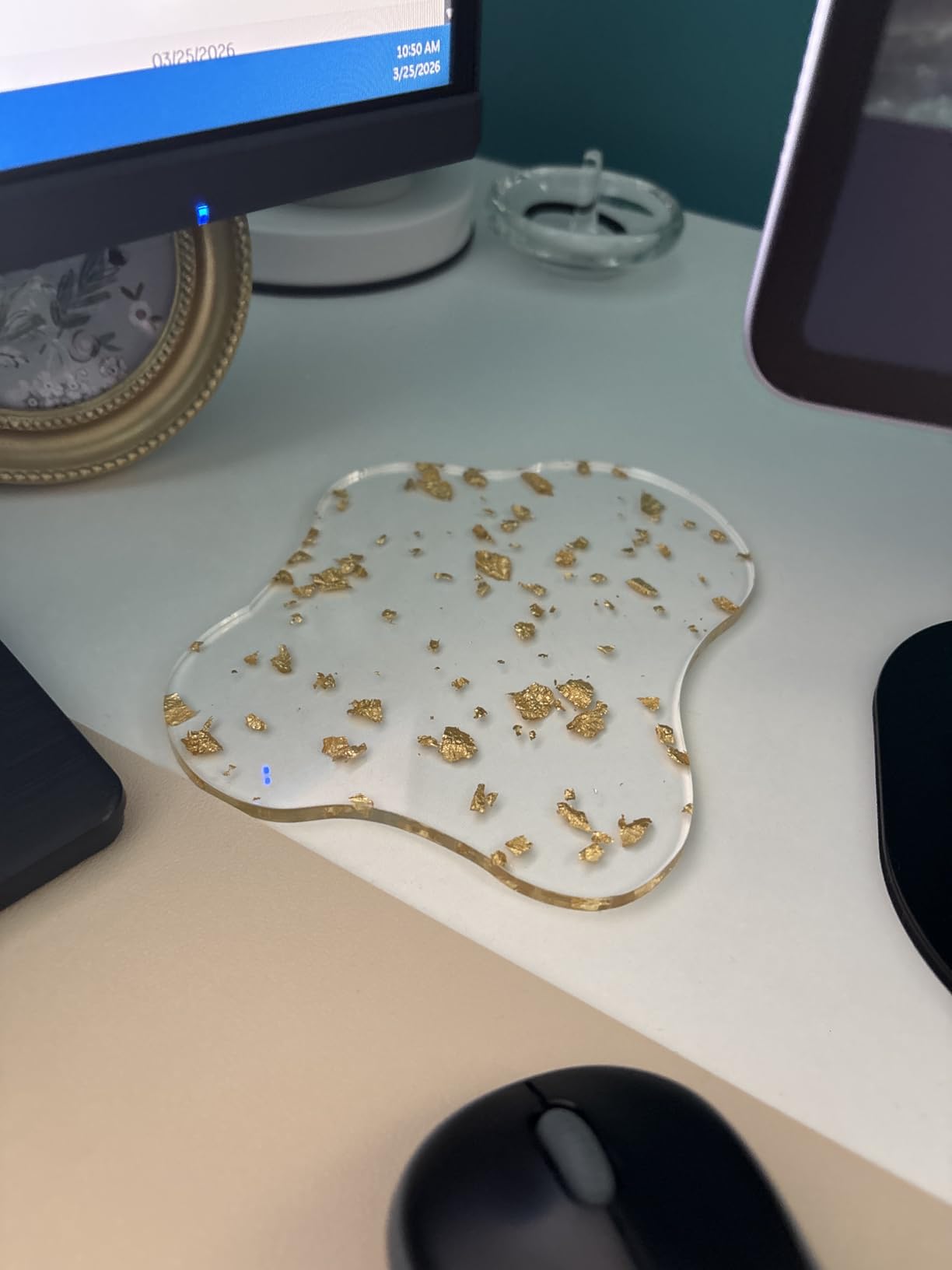 Acrylic Coaster Decorative Plates, Irregular Bar Drink Coaster, Clear Cloud Shape Coffee Cup Coaster, Perfect for Tabletop Protection and Accessories Display.(Clear) customer photo 2