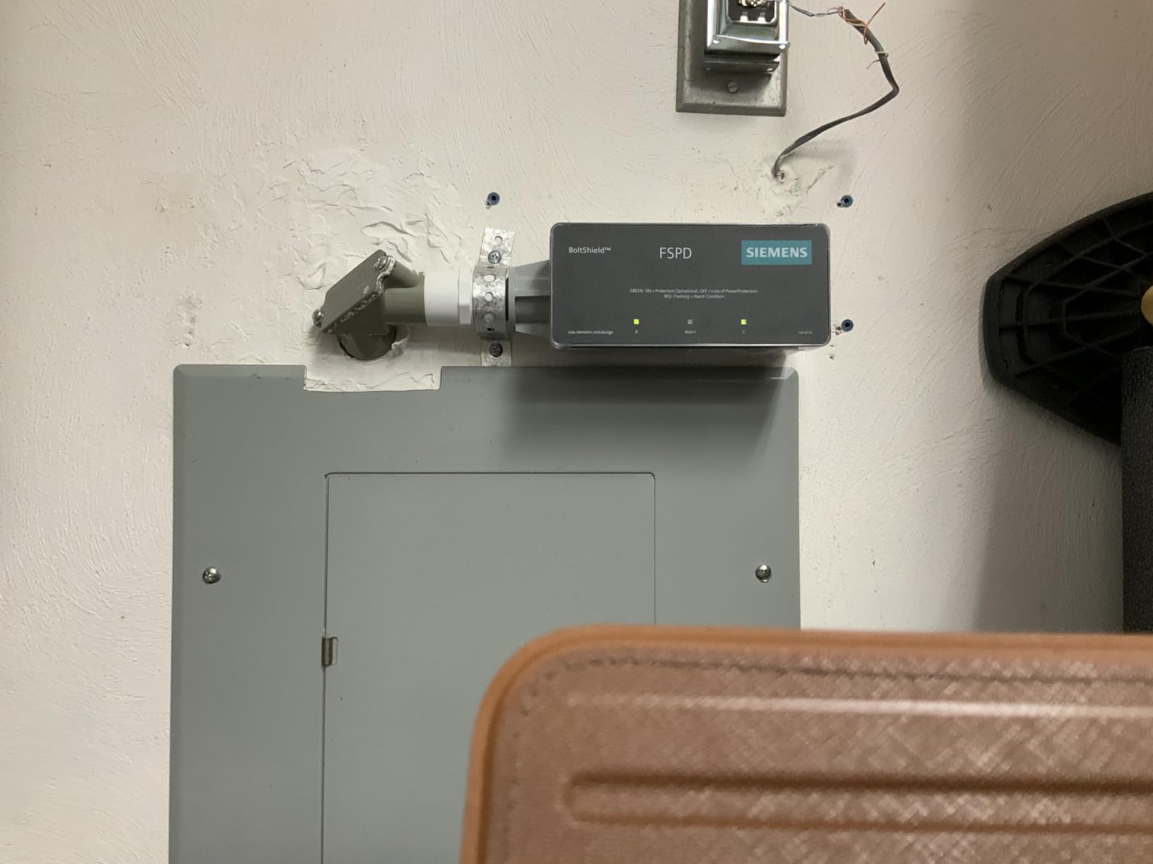 Siemens Boltshield FSPD100 Level 2 Whole House Surge Protection Device Rated for 100,000 Amps, 120/240V customer photo 1