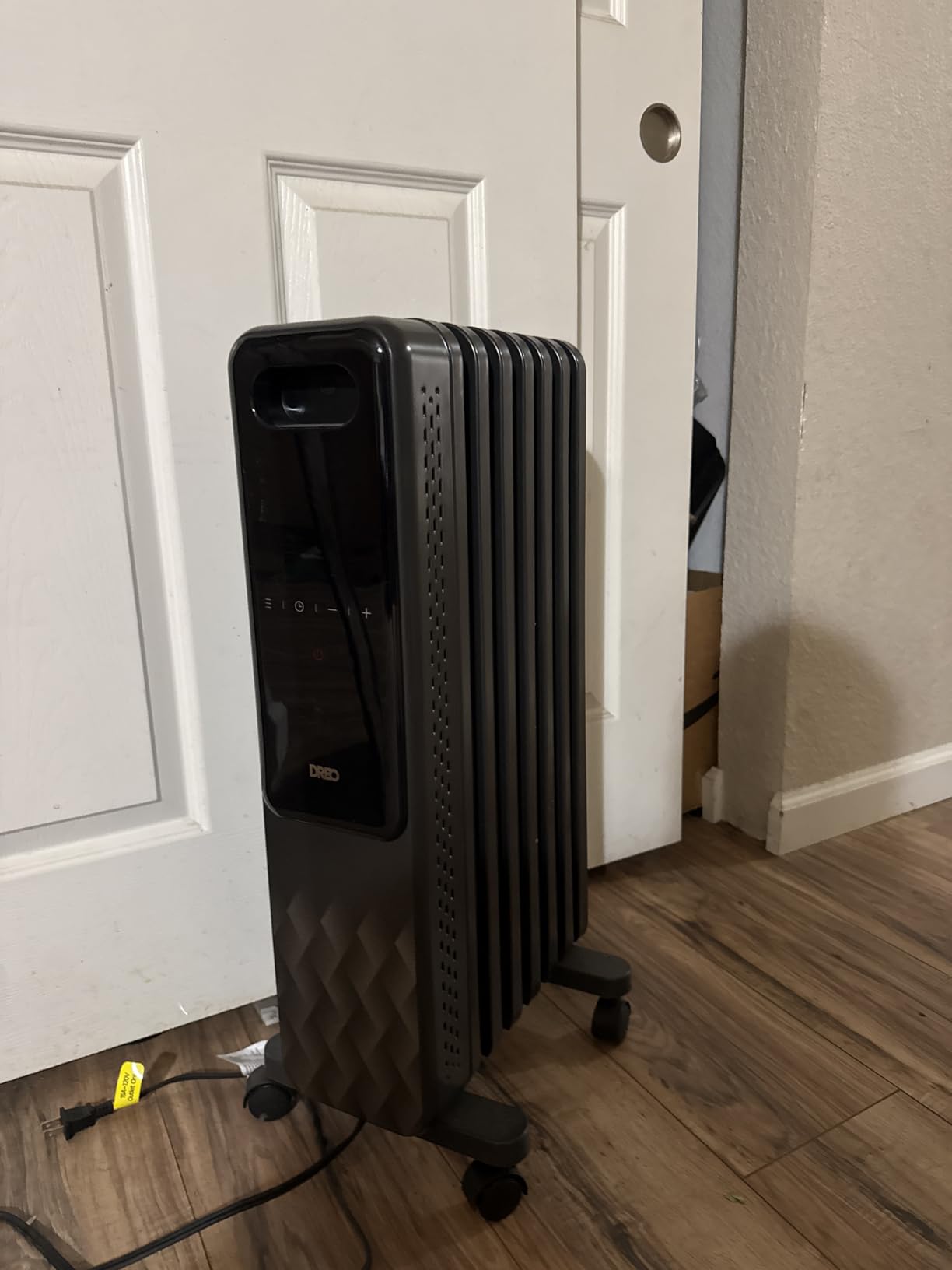 DREO Oil Filled Radiator, Electric Radiant Heaters for indoor use Large Room with Remote Control, Child Lock, 4 Modes, Overheat & Tip-Over Protection, 24h Timer, Digital Thermostat, Quiet, 1500W customer photo 2