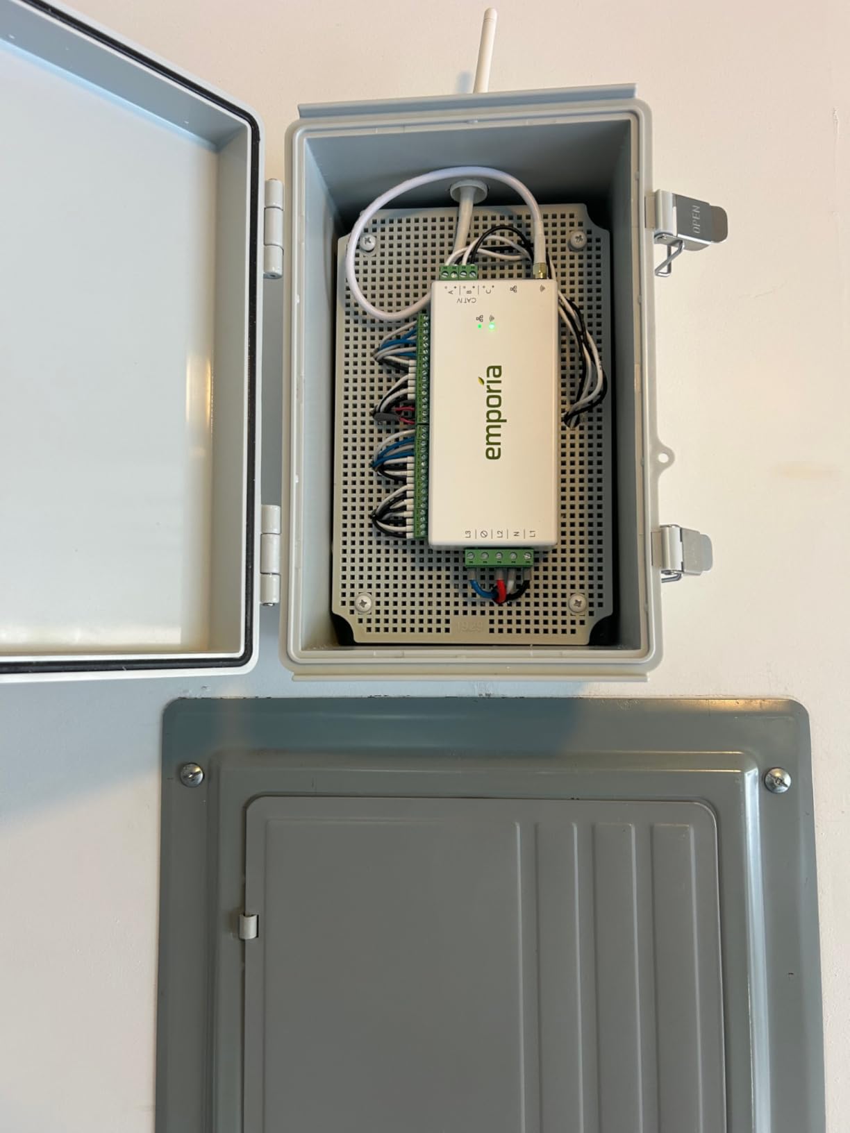 Emporia Vue 3 Home Energy Monitor with 8 Sensors - Solar and Net Metering, Real Time Electricity Usage Monitor customer photo 2