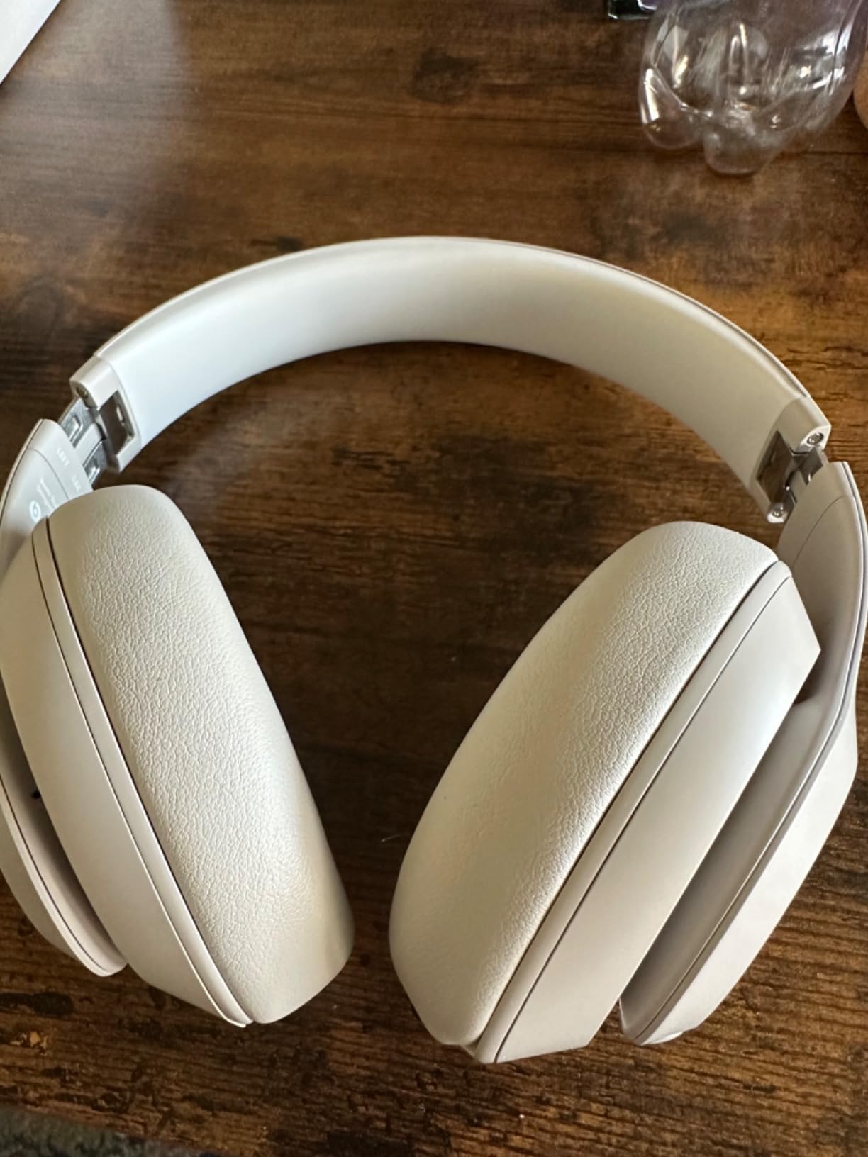 Beats Studio Pro-Premium Wireless Over-Ear Headphones- Up to 40-Hour Battery Life, Active Noise Cancelling, USB-C Lossless Audio, Apple & Android Compatible- Sandstone customer photo 2