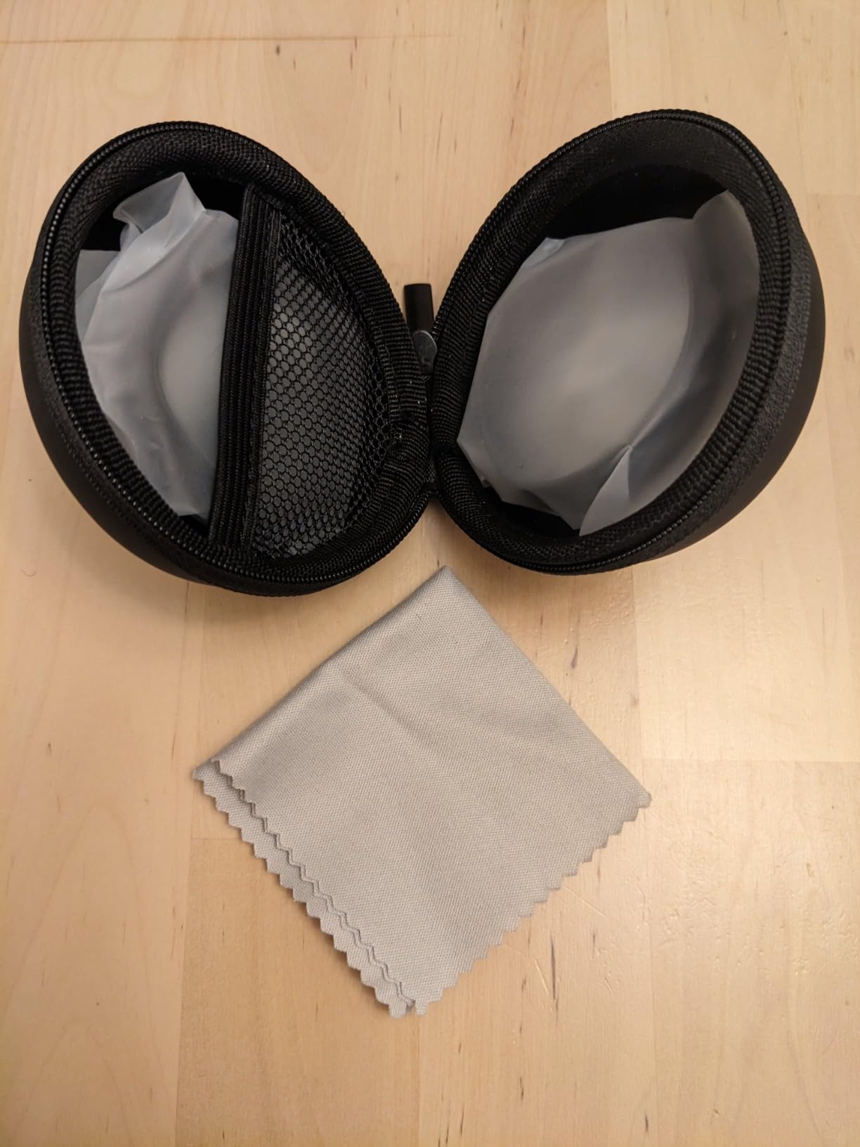 VR Anti-Blue Light Glasses for Oculus Quest 2, Customized VR Accessories with Magnetic Alloy Frame and Blue Light-Blocking Lenses customer photo 1