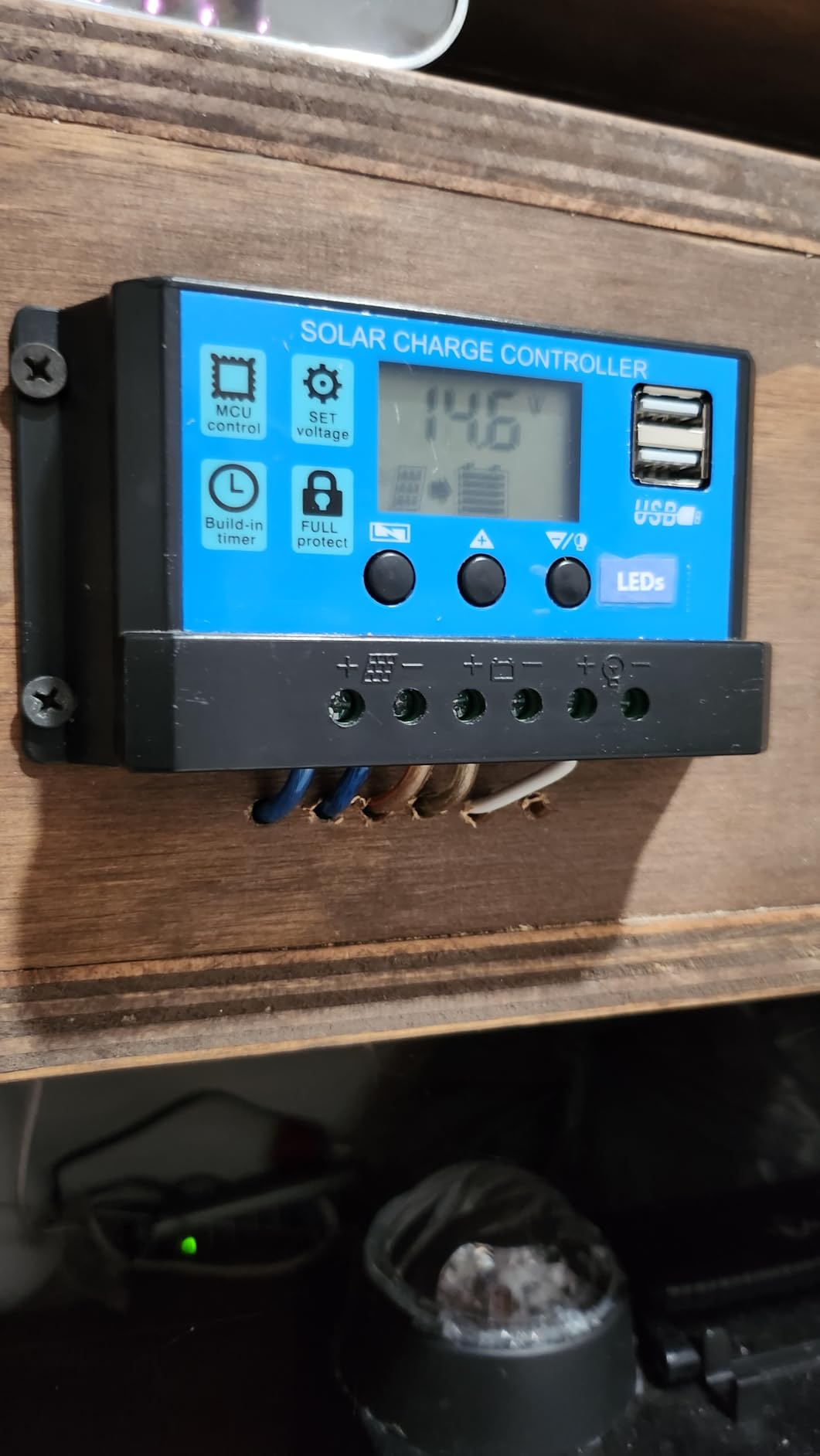 [Upgraded] 30A MPPT Solar Charge Controller, 12V/ 24V Solar Panel Intelligent Regulator with Adjustable LCD Display Dual USB Port Timer Setting Auto Parameter customer photo 1