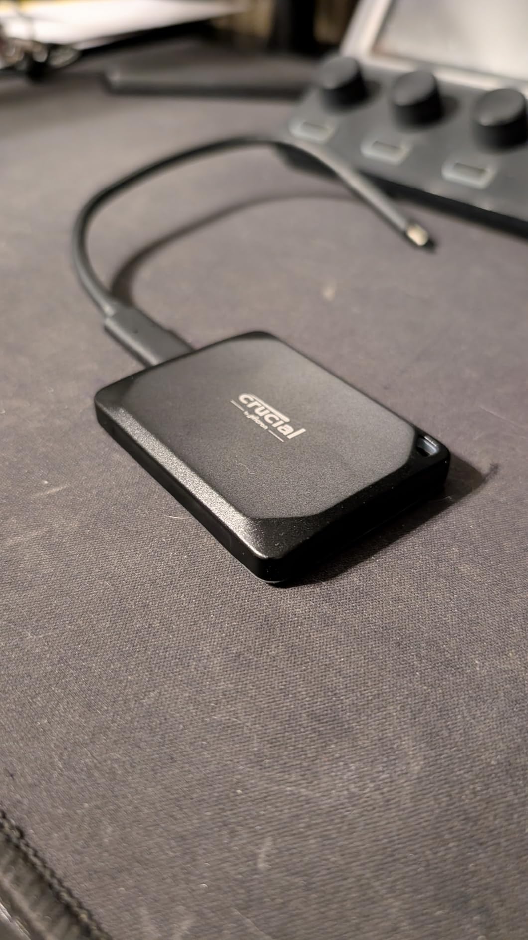 Crucial X10 Pro 1TB Portable SSD, Up to 2100MB/s Read, 2000MB/s Write, 3.2 USB-C, External Solid State Drive, Durable Storage for PC & Mac, for Professional Creators, Black - CT1000X10PROSSD902 customer photo 2