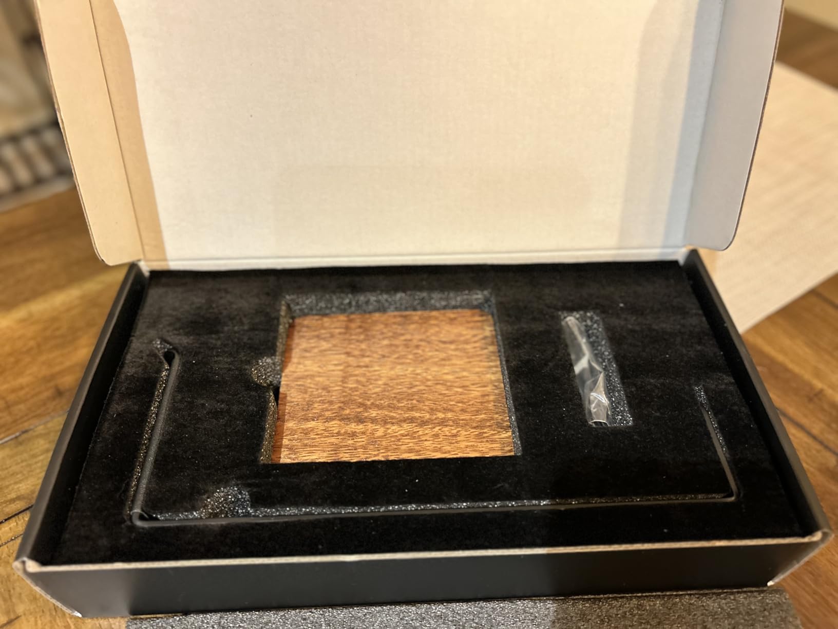 Universal Headphone Stand for Desk, Solid Wood Gaming Headset Stand, Heavy Duty Wooden Headphones Holder, Compatible with Airpods Max and More customer photo 1