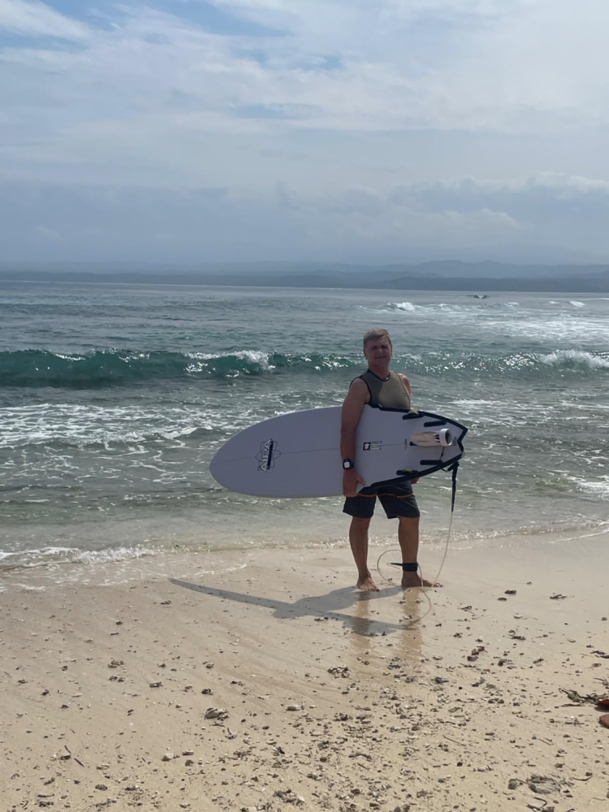 Boost Surfing Fin - Electric Motor for Surfboards, SUPs and Kayaks. Lightweight, Compact, and Shockingly resistant Electric Fin with Remote Control customer photo 2