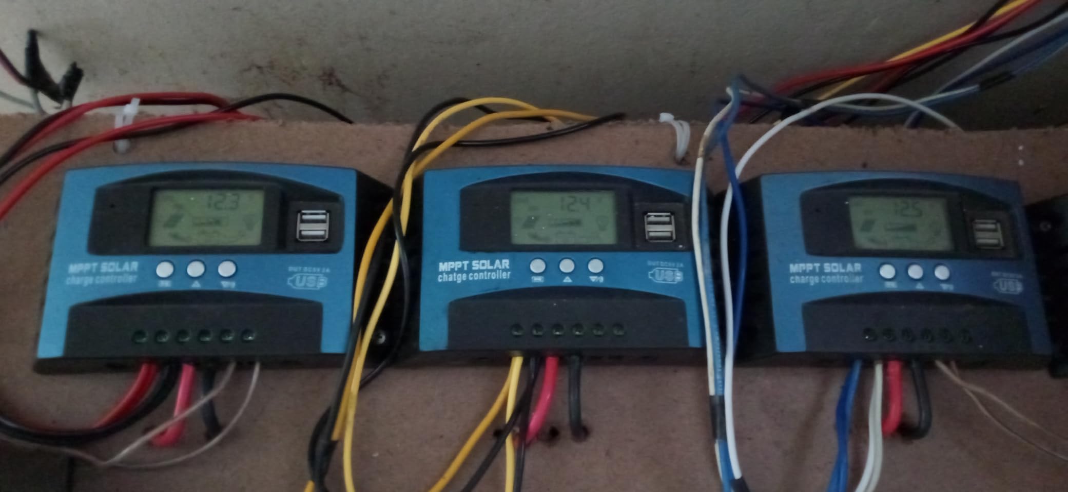 100A MPPT Solar Charge Controller, 12V/ 24V Solar Panel Battery Intelligent Regulator with Dual USB Port, LCD Display and Timer Setting ON/Off Hours customer photo 2