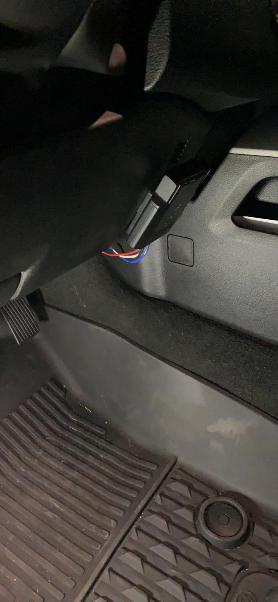 CURT 51116 Venturer Next Electric Trailer Brake Controller, Time-Delay, Fully Adjustable, Low Profile, 1-3 Axles, Plug-and-Play customer photo 2