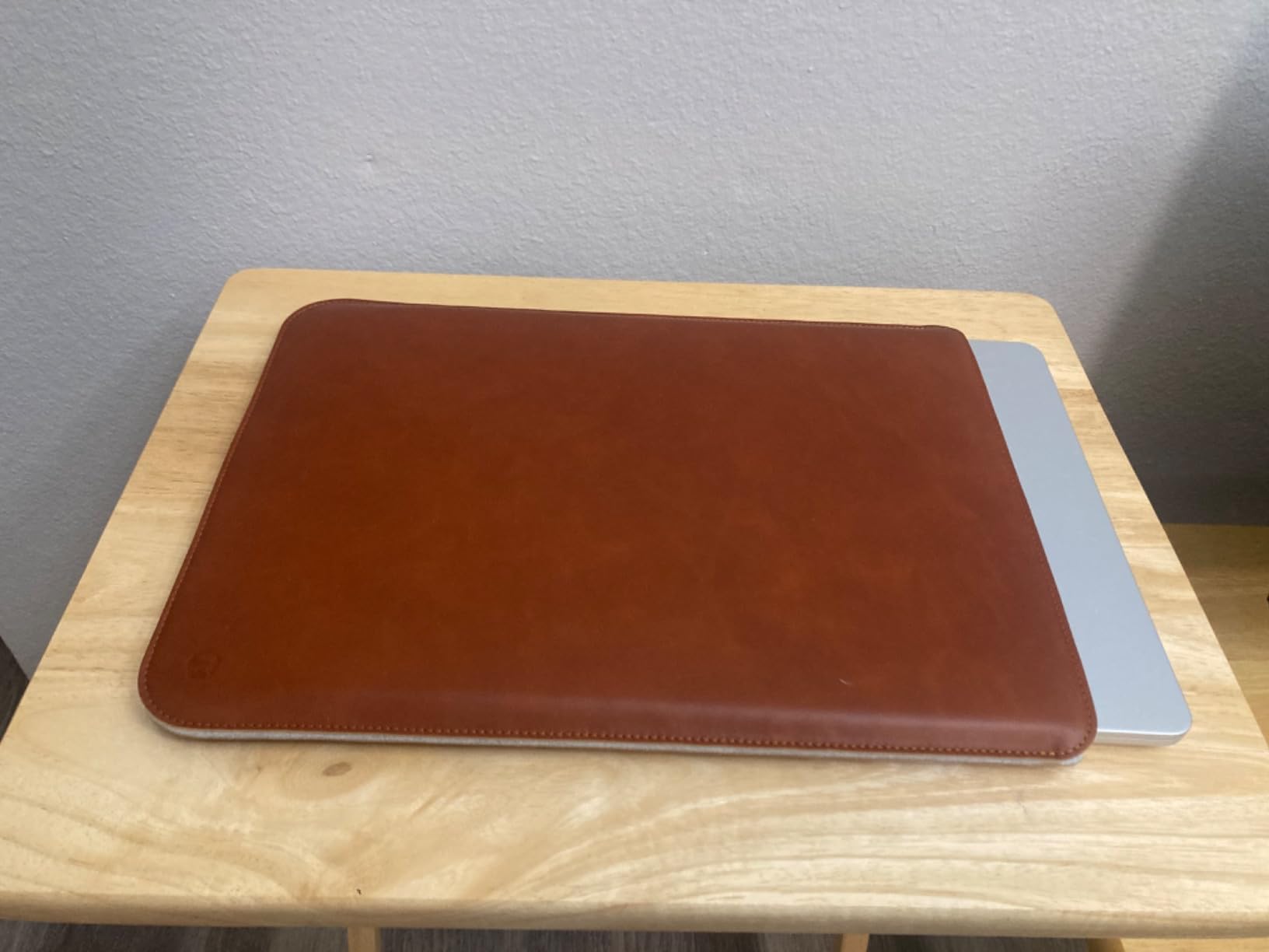 Casemade Real Leather Laptop Sleeve for MacBook Pro & Air Fits 13, 14, 15 & 16 Inch - Genuine Full Grain Leather with Soft Wool Lining customer photo 1