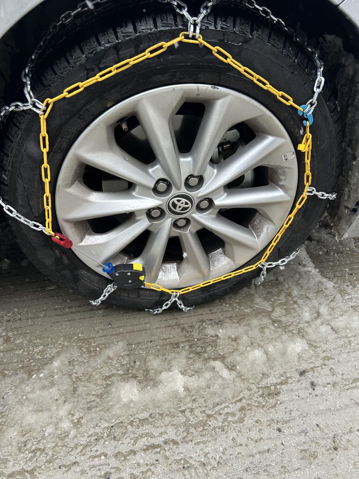 Snow-Chains Auto Fixing 1 Min Quick Fit Easy Installation Tire-Chains, Portable Reusable Universal Emergency Tire Traction Chain for Passenger Car, Pickup Trucks and SUV - Set of 2 customer photo 2