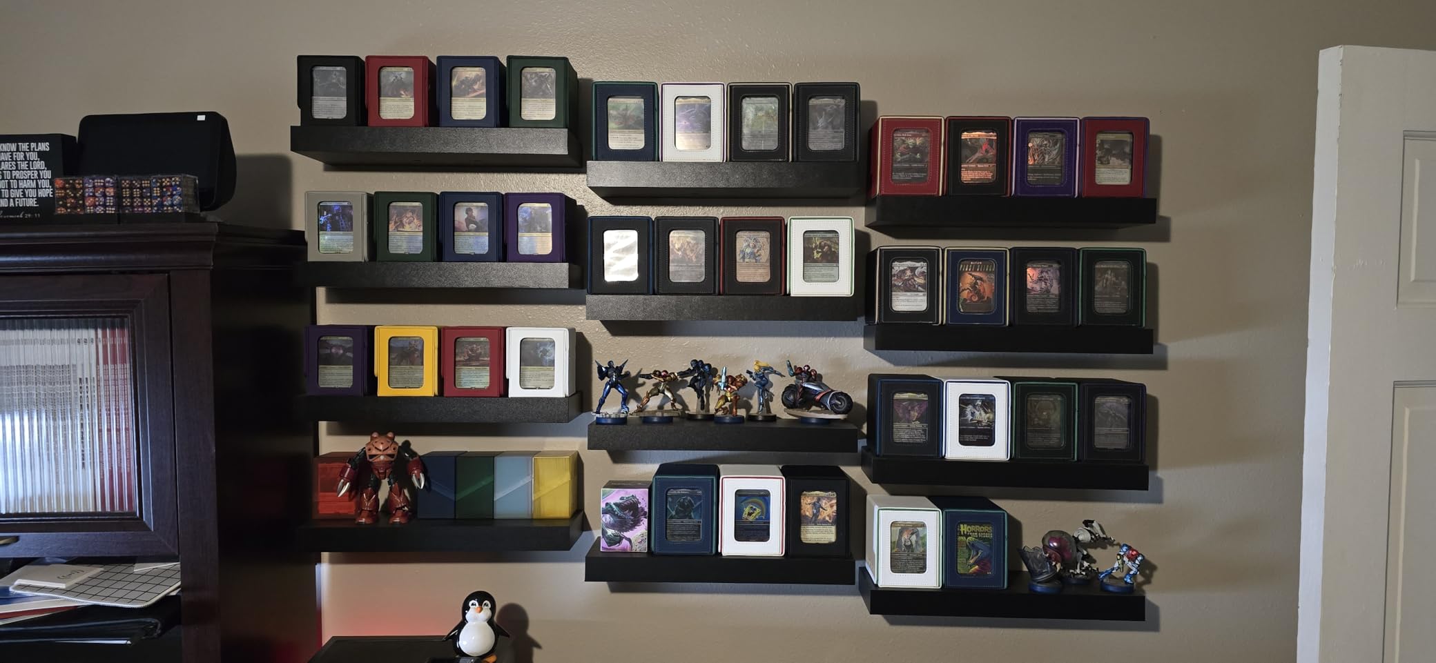 Mage Tech Card Deck Box for MTG Commander - Patented Design, Commander Display, Fits 100 Double-Sleeved Cards, 35pt Card Brick & Dice Tray - Black/Red customer photo 2