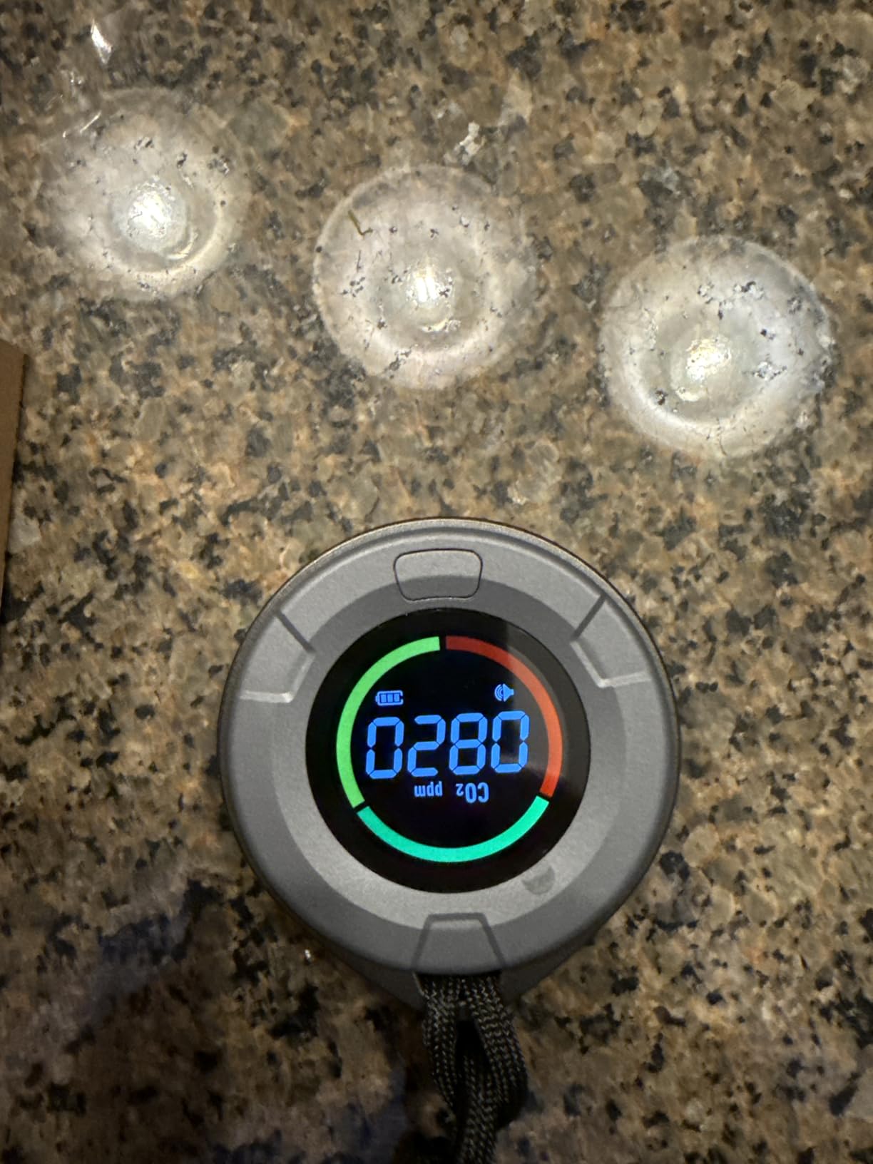 INKBIRDPLUS Portable CO2 Detector, Mini Indoor CO2 Monitor, NDIR Sensor with Full Color LCD, for Home, Office, Travel (PTH-10C) customer photo 1