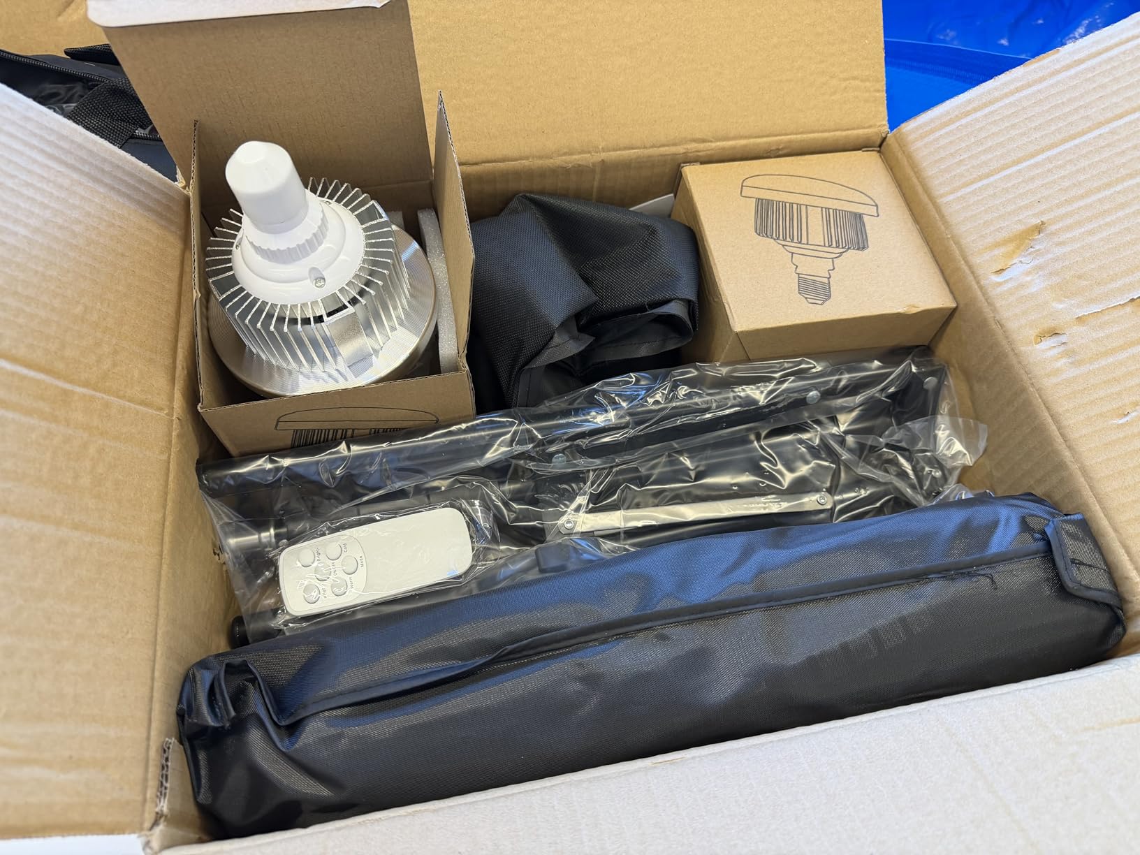 Torjim Softbox Photography Lighting Kit, 16'' x 16'' Professional Softbox Lighting Kit with 85W 3000-7500K LED Bulbs, Studio Lights for Photography/Video Recording/Live Streaming/Portraits Shooting customer photo 1