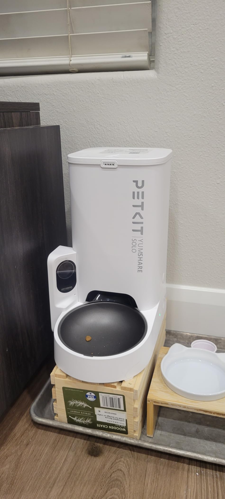 PETKIT Automatic Cat Dog Feeder with Camera, AI-Powered Motion Capturing, 1080P HD Video with Night Vision, 2.4G WiFi Pet Feeder with 2-Way Audio, Dual Hopper Pet Food Dispenser customer photo 1