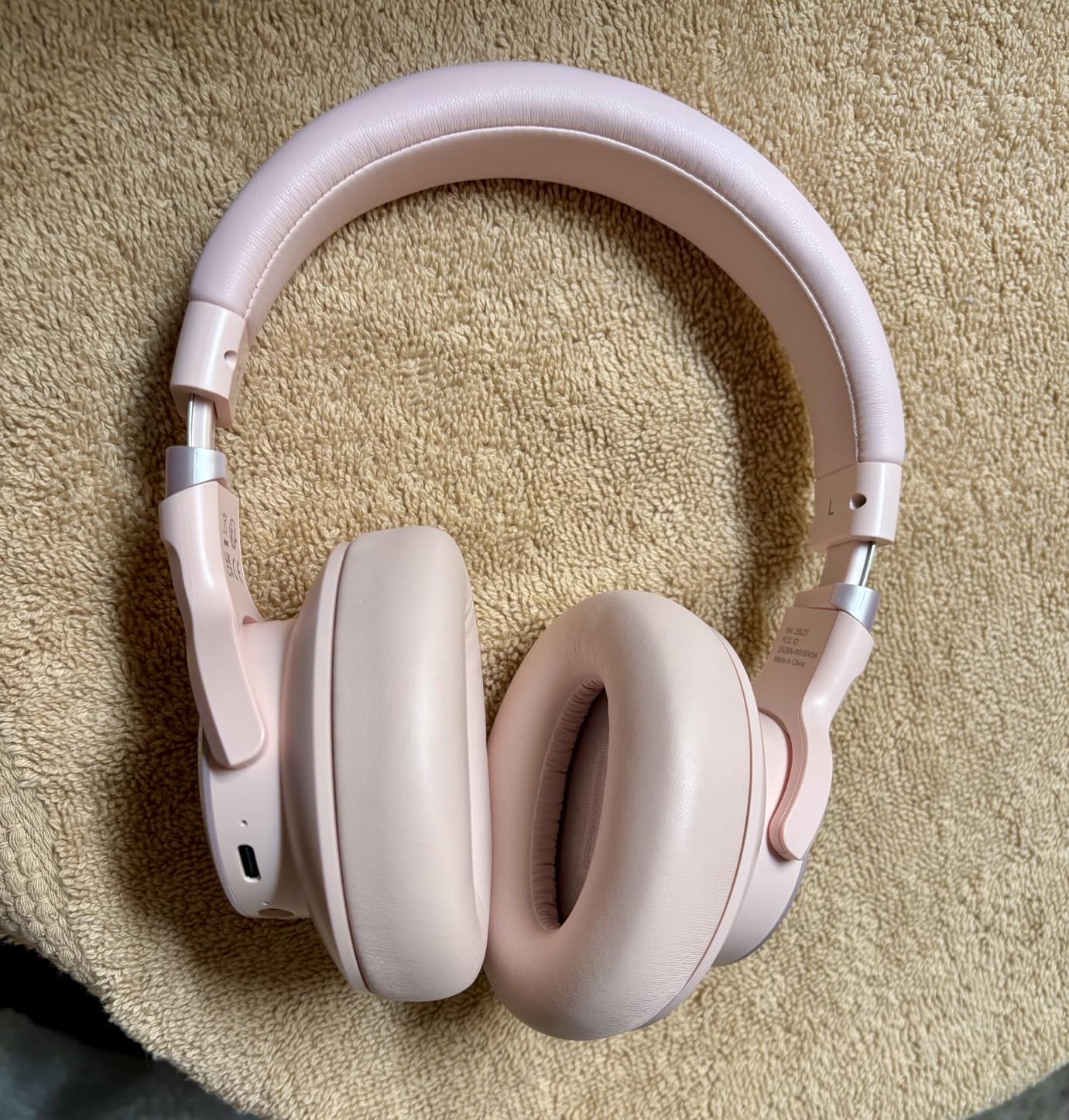 KVIDIO Active Noise Cancelling Headphones, 70 Hours Playtime Bluetooth Headphones Wireless with Microphone, Transparency Mode, Deep Bass and Hi-Fi Stereo Sound Over Ear for Travel Office customer photo 1